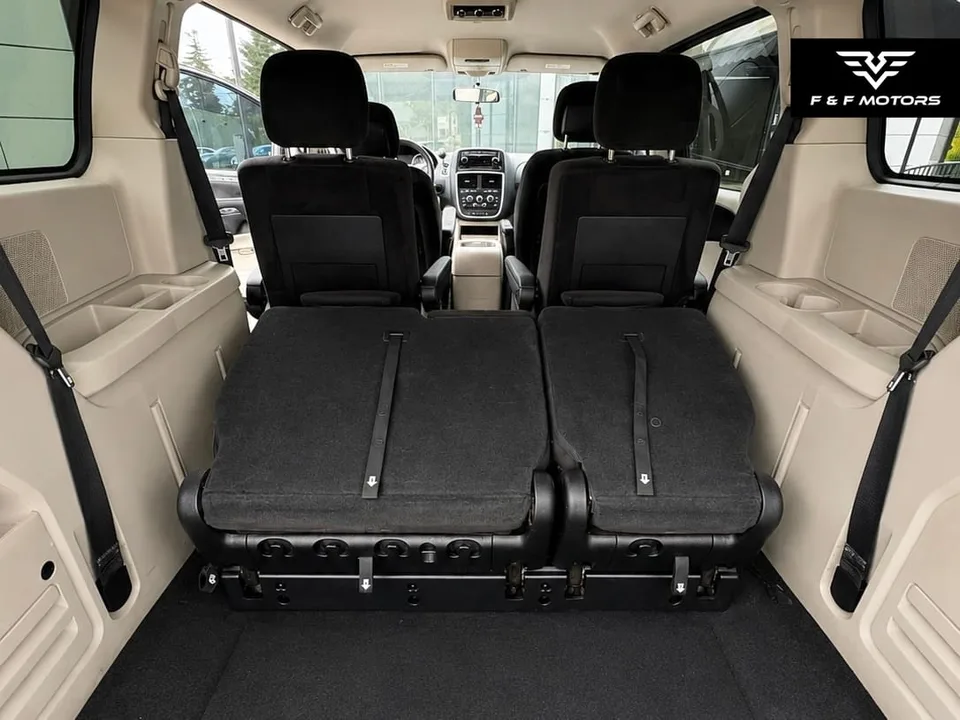 2012 Dodge Grand Caravan SXT photo 13