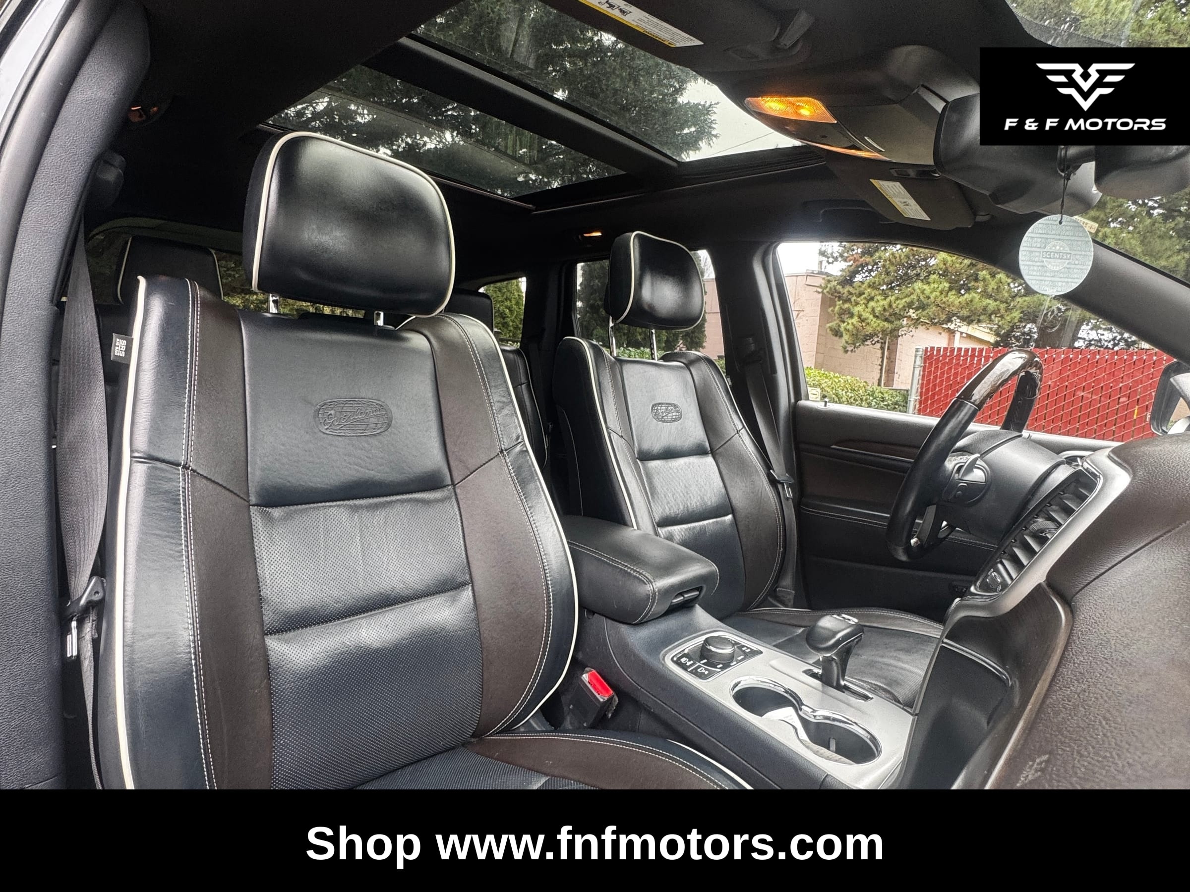 2014 Jeep Grand Cherokee Overland — Interior