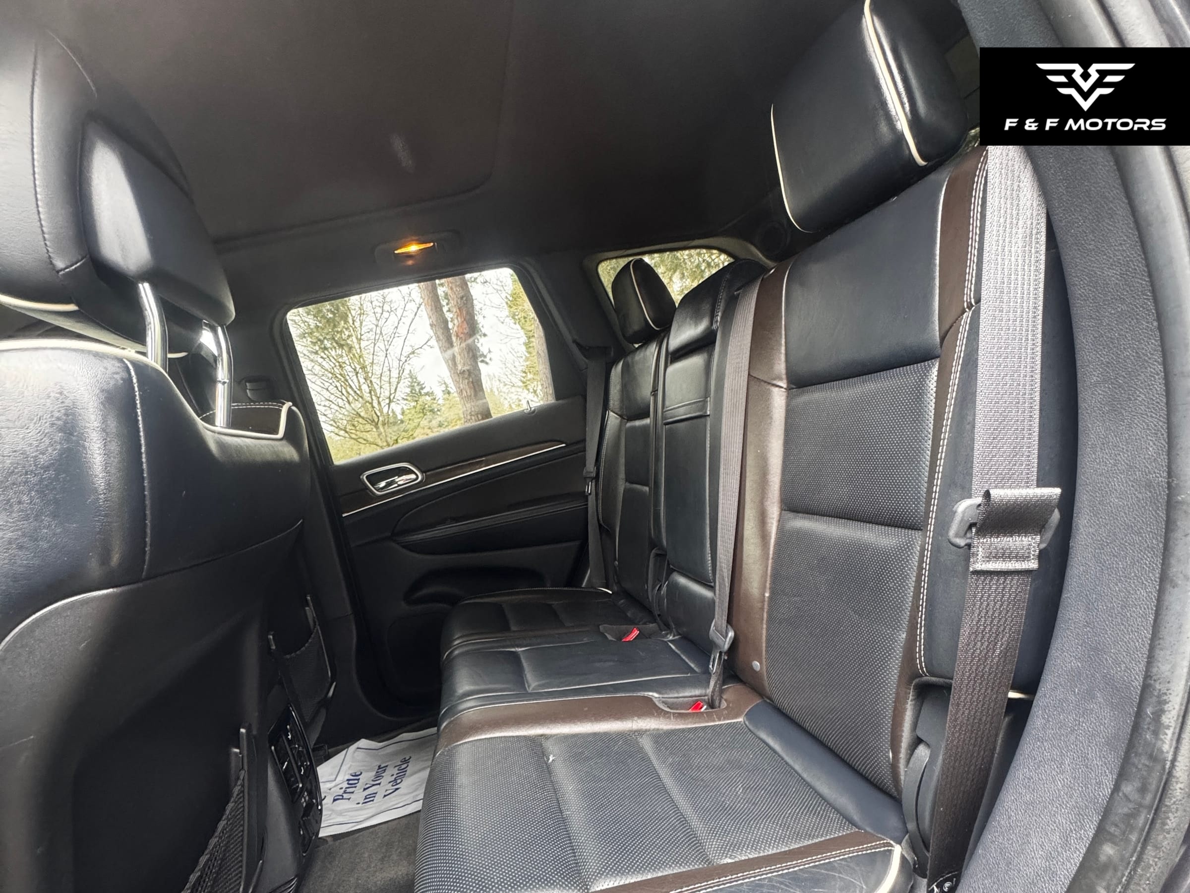 2014 Jeep Grand Cherokee Overland — Interior