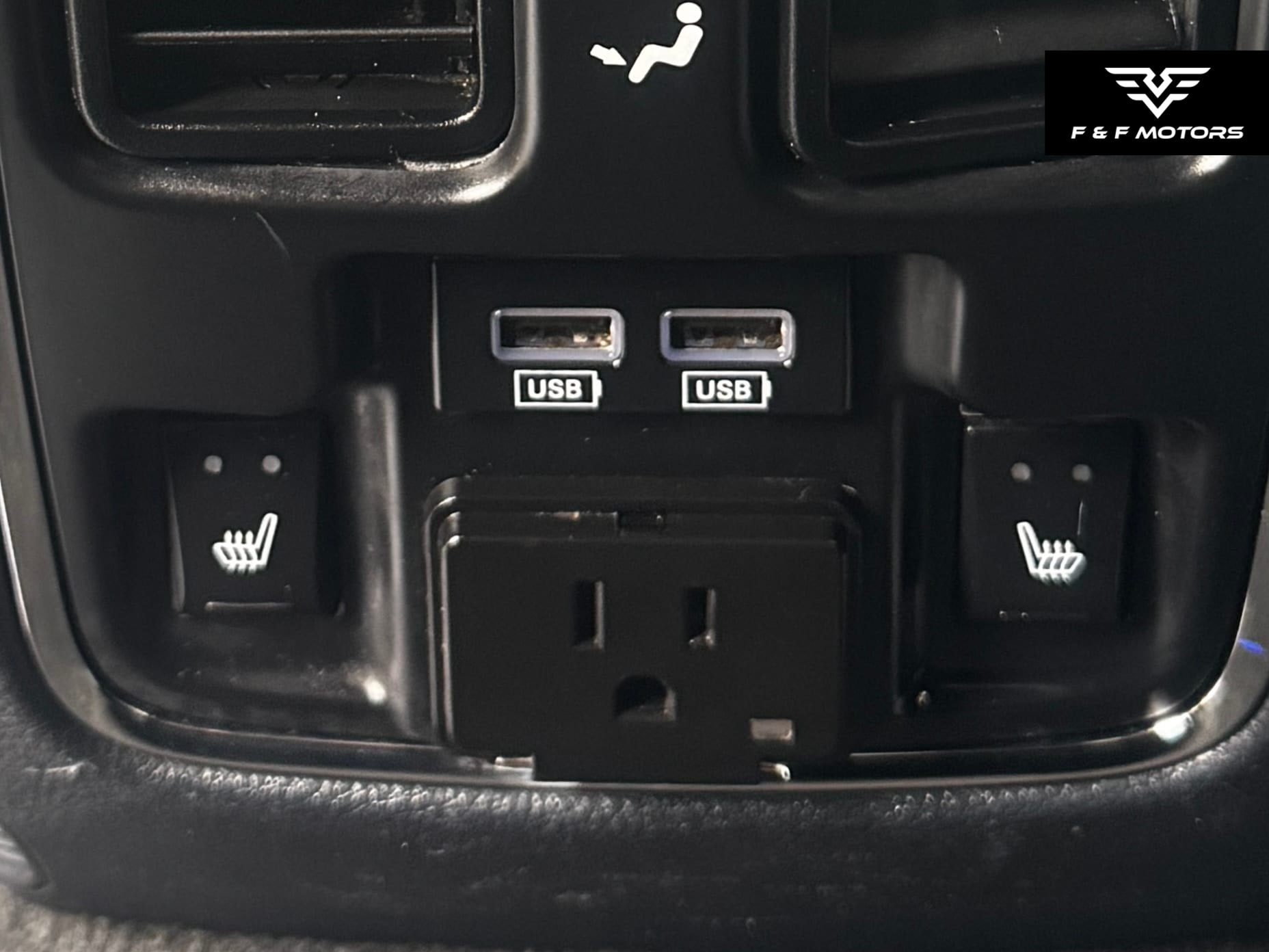 2014 Jeep Grand Cherokee Overland photo 31