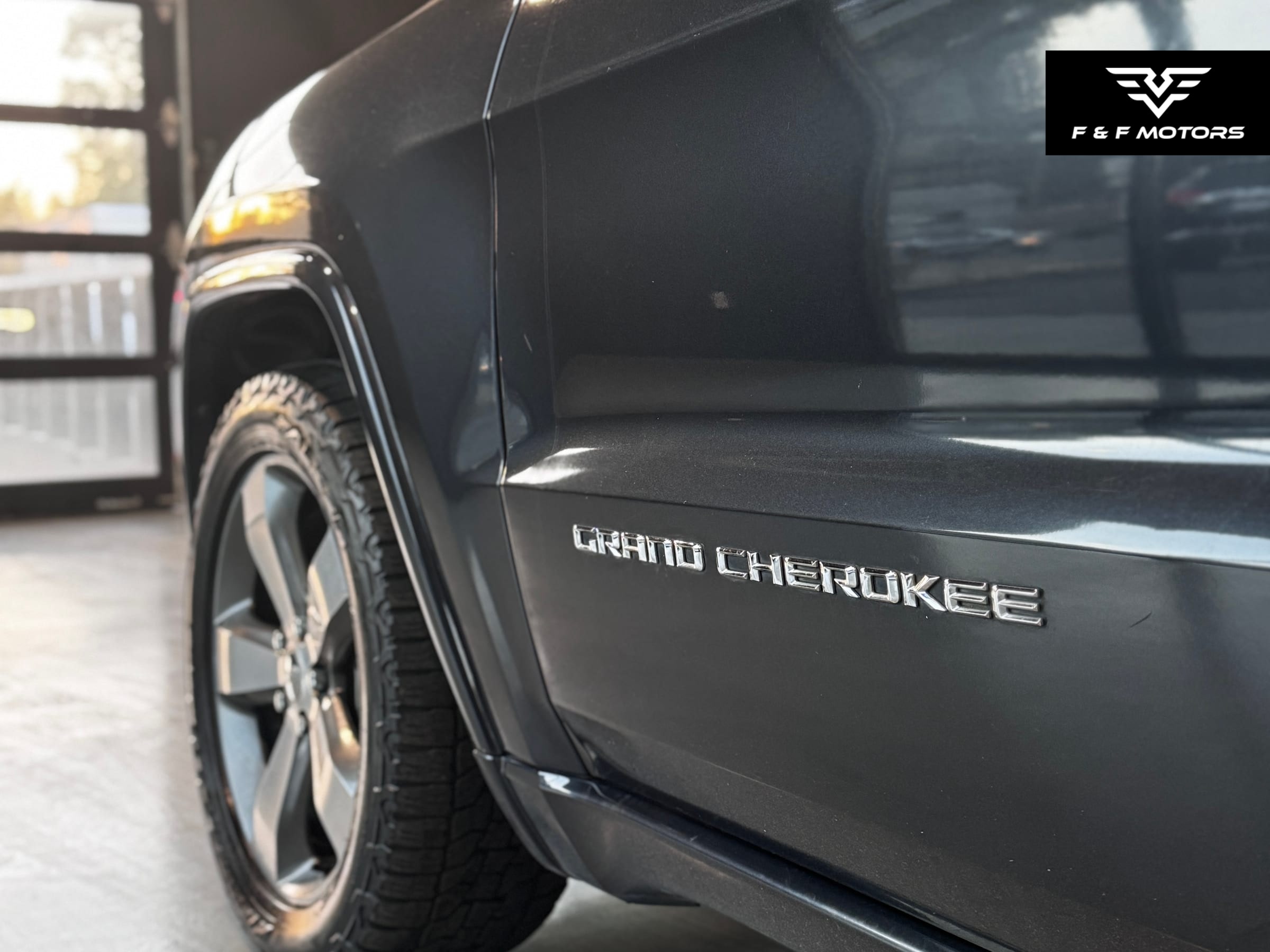 2014 Jeep Grand Cherokee Overland — Wheels