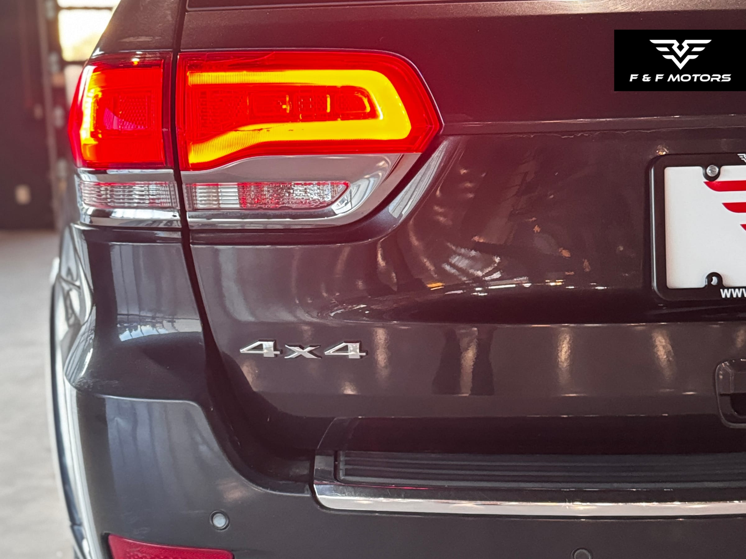 2014 Jeep Grand Cherokee Overland — Damage