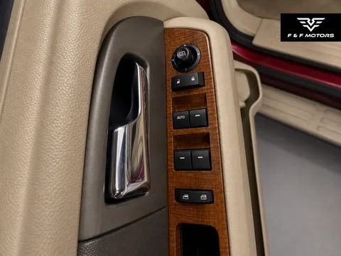 2007 Ford Expedition Eddie Bauer — Interior