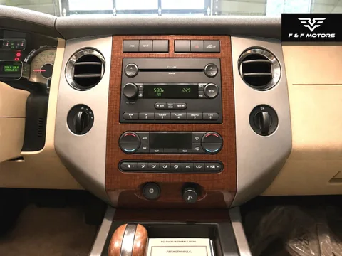 2007 Ford Expedition Eddie Bauer — Interior