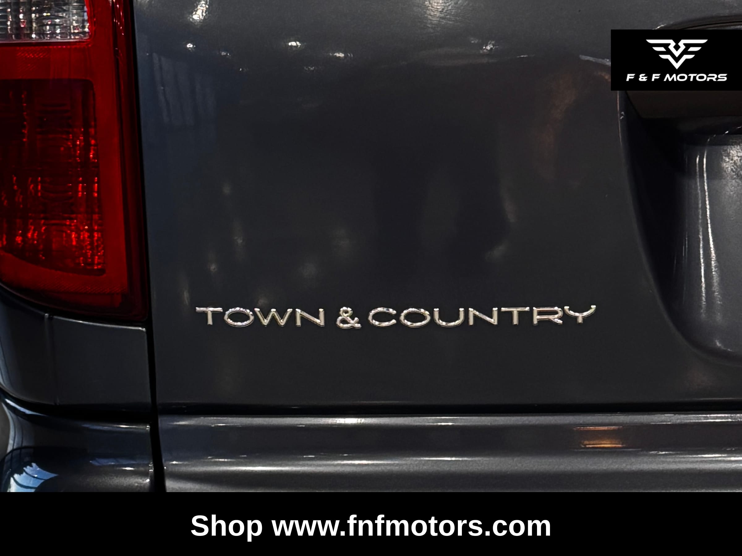 2002 Chrysler Town & Country LX — Exterior