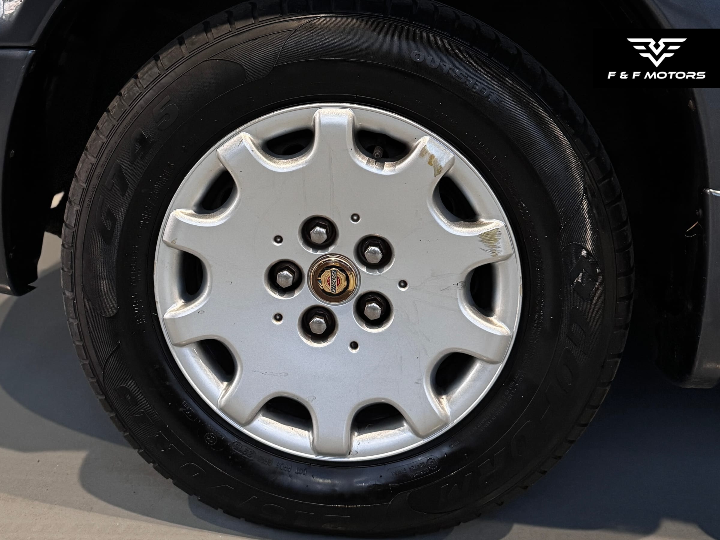 2002 Chrysler Town & Country LX — Exterior