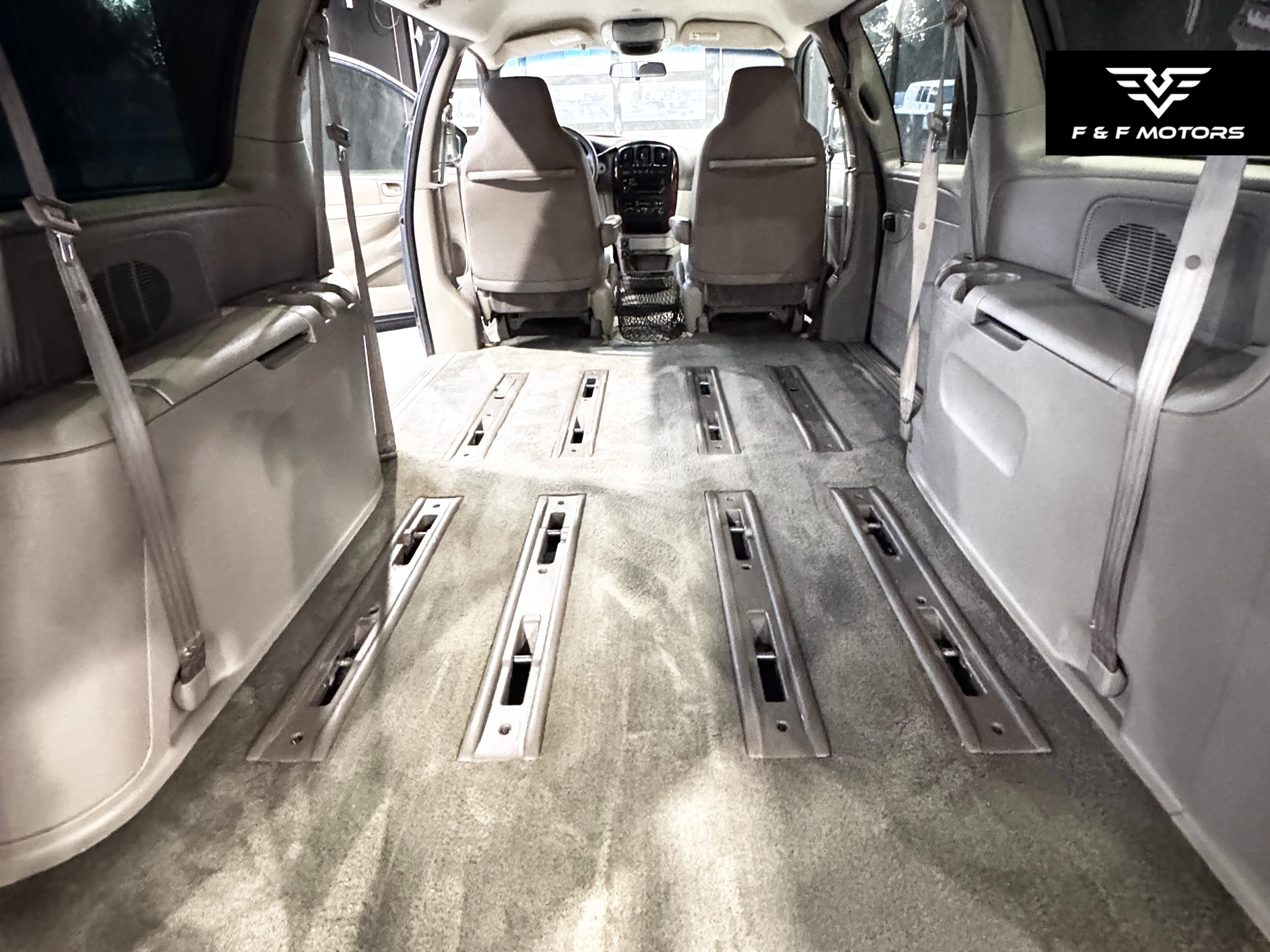 2002 Chrysler Town & Country LX — Exterior