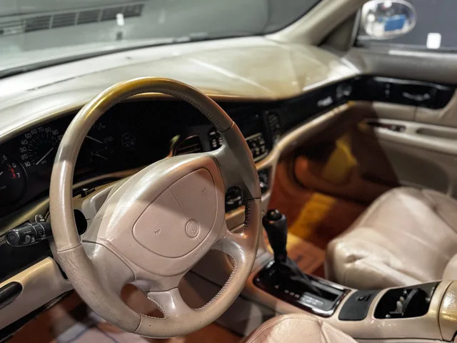 2000 Buick Regal LS — Interior · Photo 8