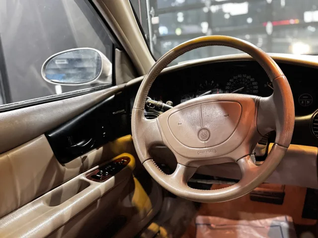 2000 Buick Regal LS — Interior · Photo 9