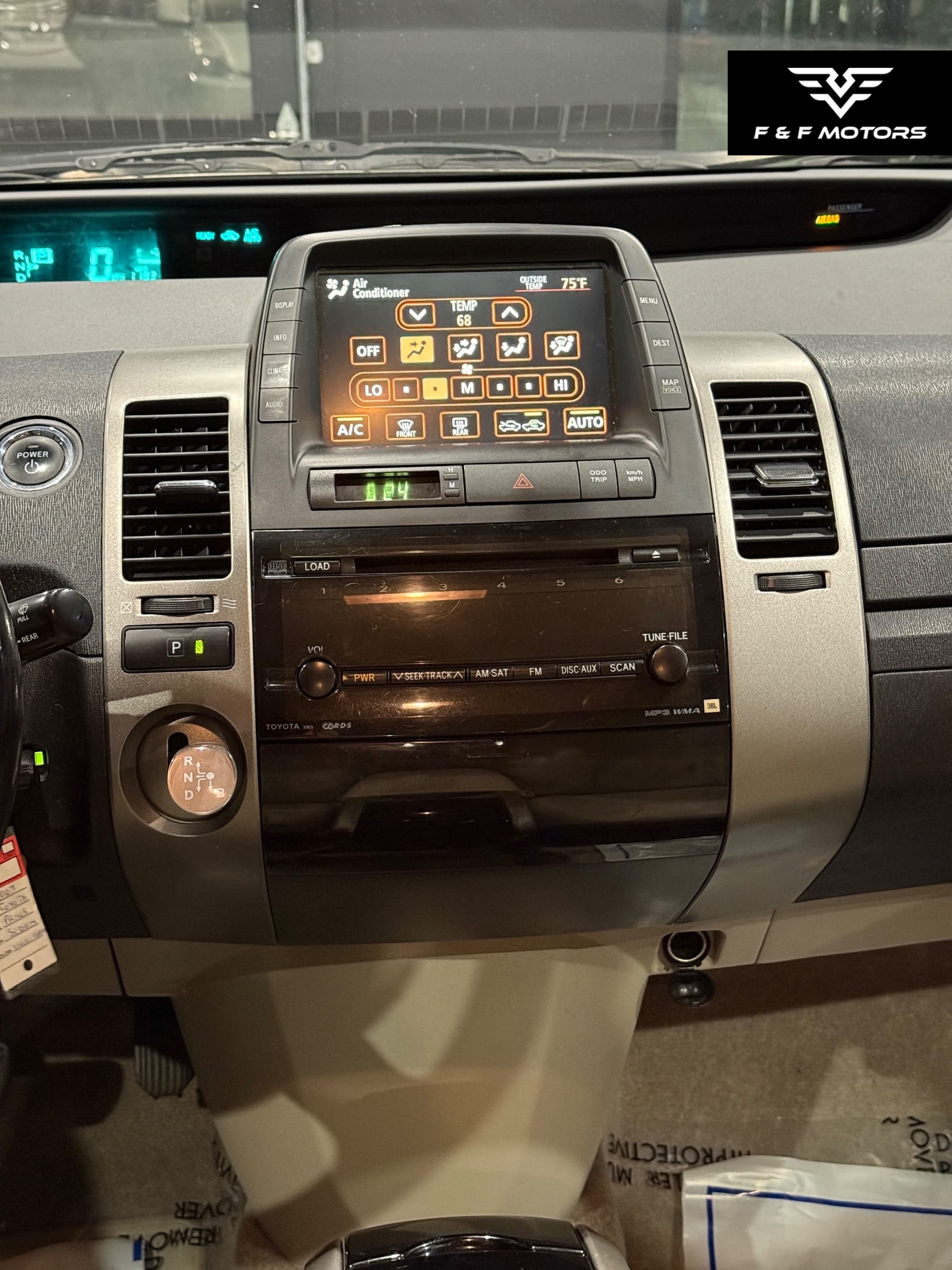 2007 Toyota Prius — Interior