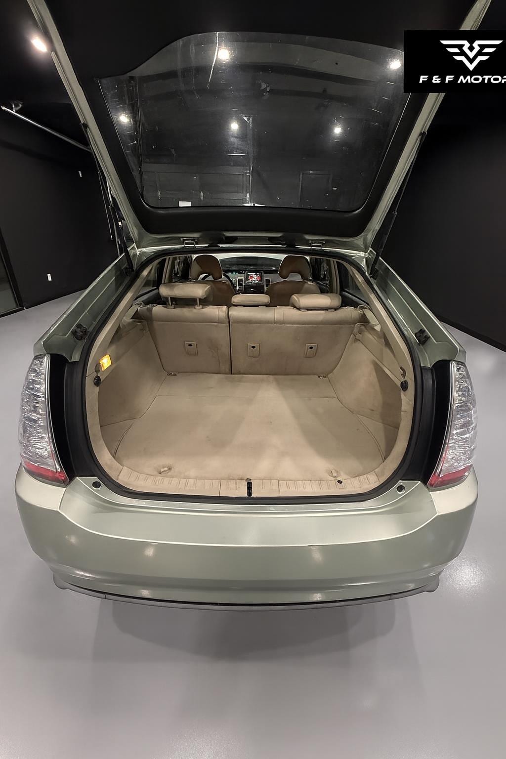 2007 Toyota Prius — Interior
