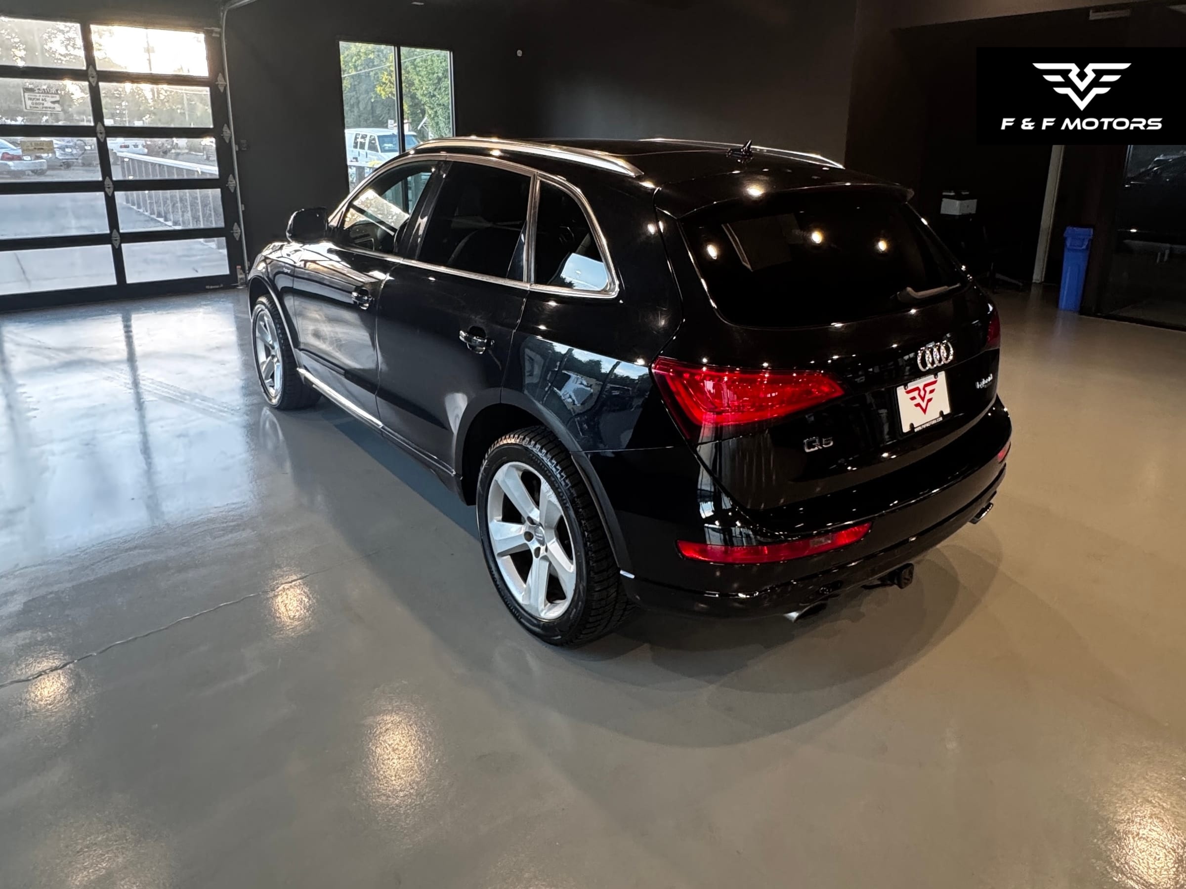 2013 Audi Q5 Hybrid 2.0T Prestige — Exterior