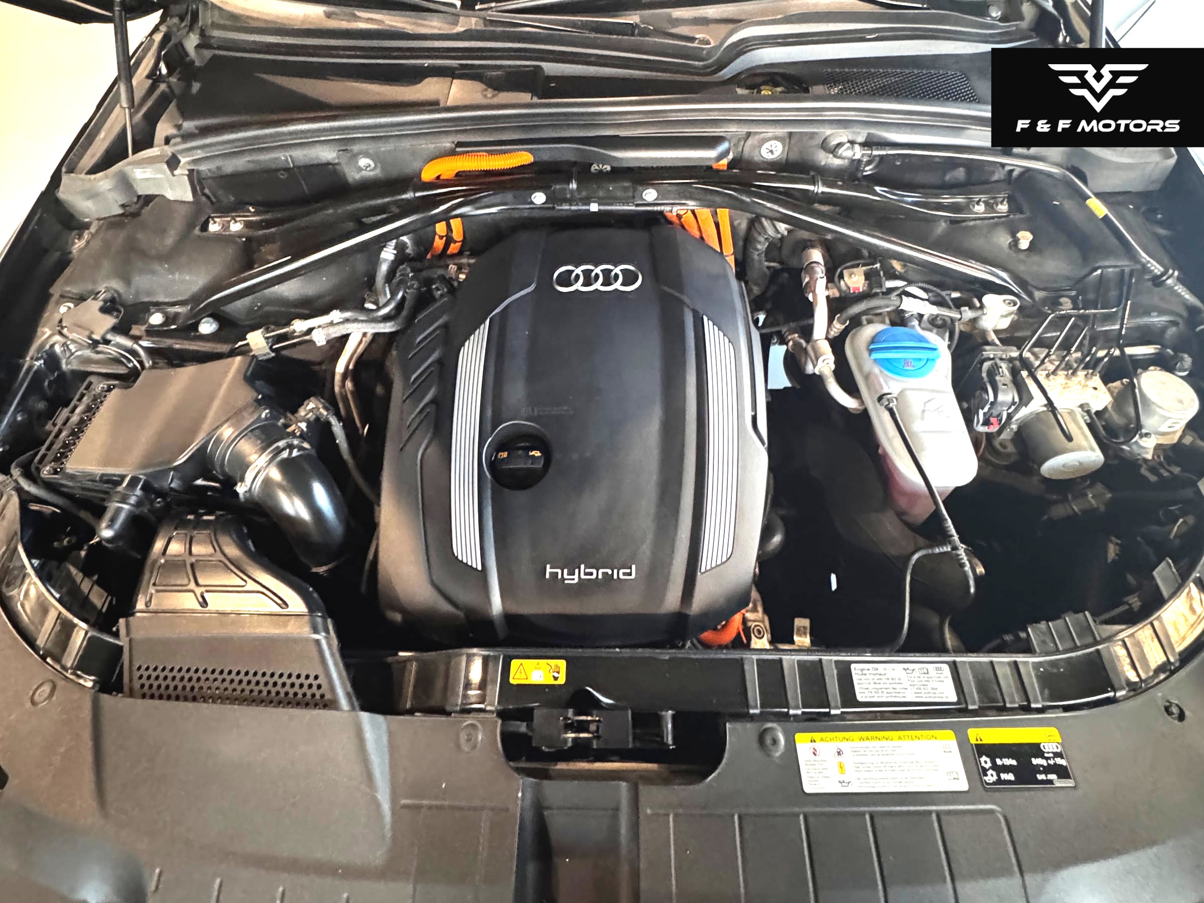 2013 Audi Q5 Hybrid 2.0T Prestige — Engine