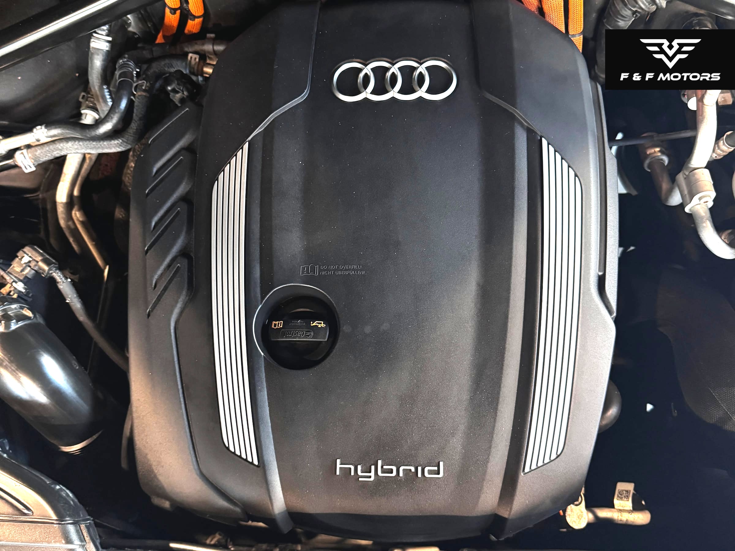 2013 Audi Q5 Hybrid 2.0T Prestige — Engine
