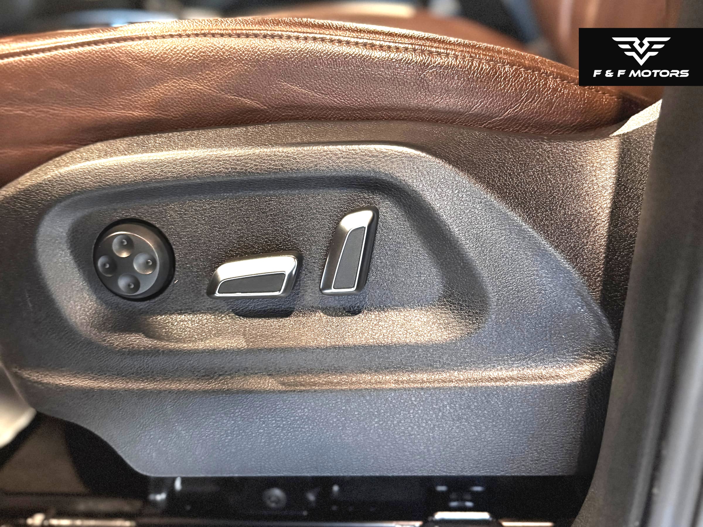 2013 Audi Q5 Hybrid 2.0T Prestige — Interior