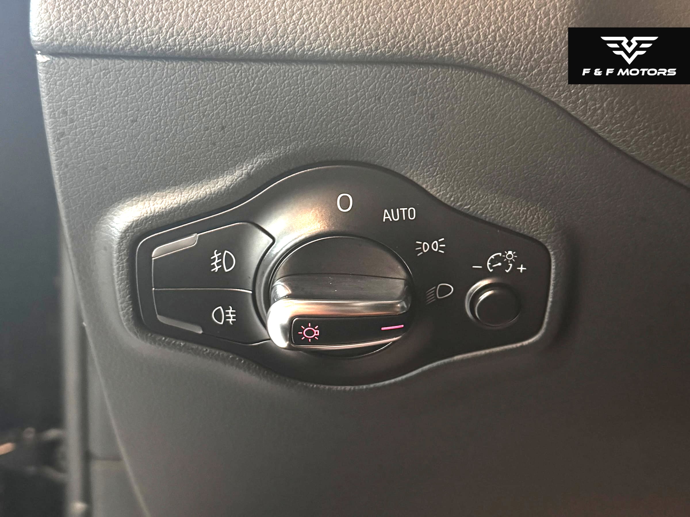 2013 Audi Q5 Hybrid 2.0T Prestige — Interior