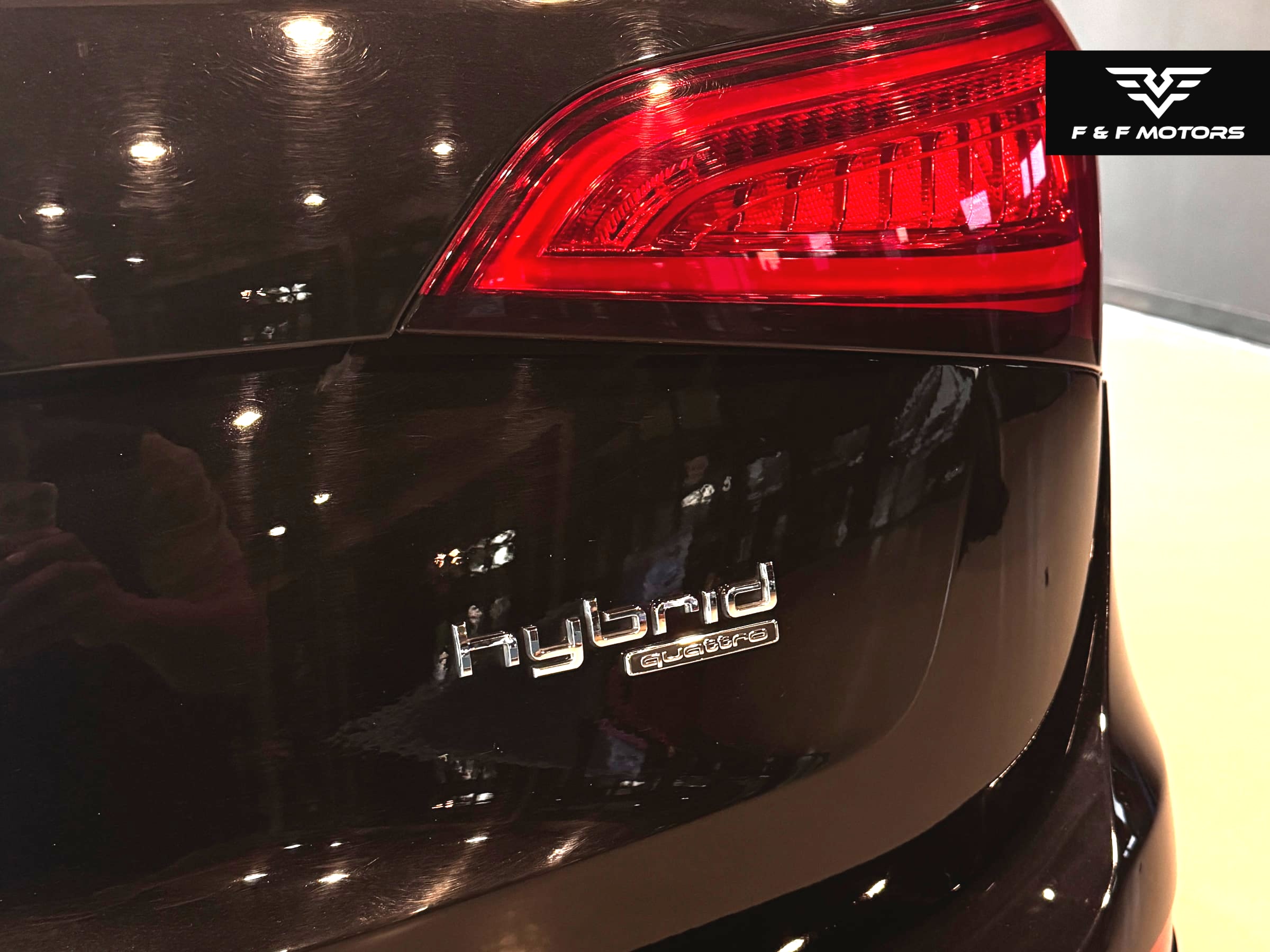 2013 Audi Q5 Hybrid 2.0T Prestige photo 10
