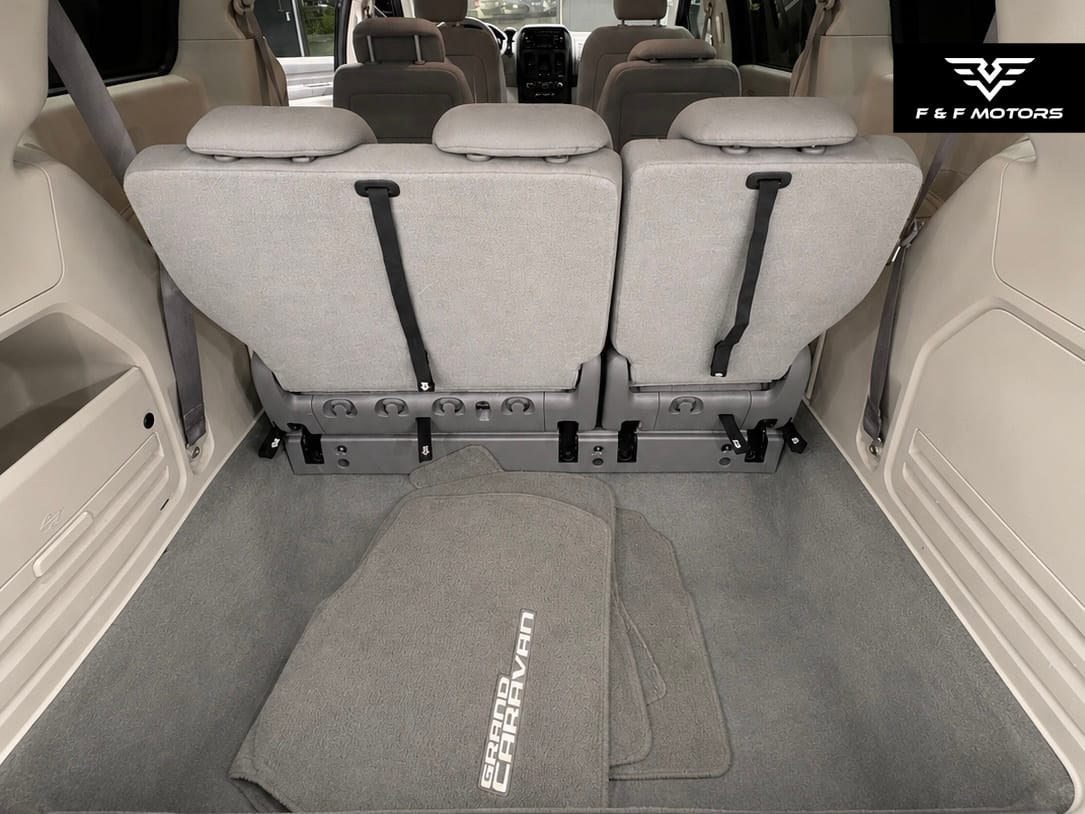 2008 Dodge Grand Caravan SE — Interior