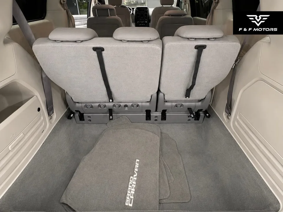 2008 Dodge Grand Caravan SE — Interior