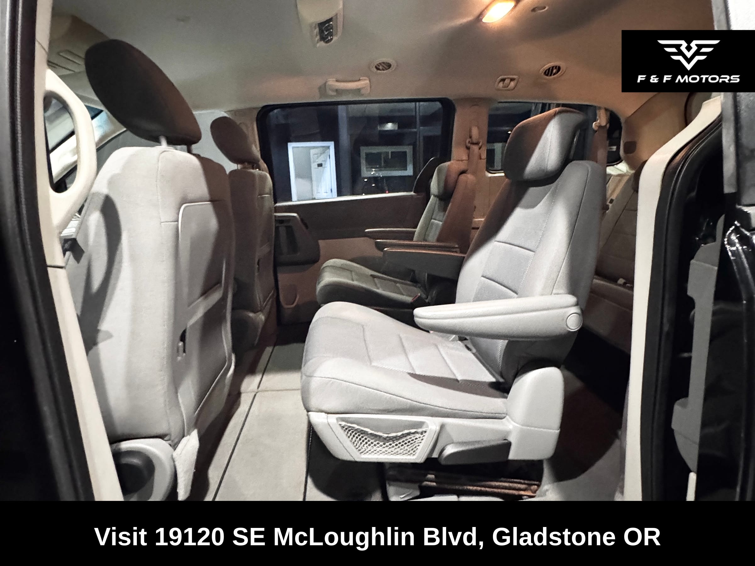 2008 Dodge Grand Caravan SE — Interior