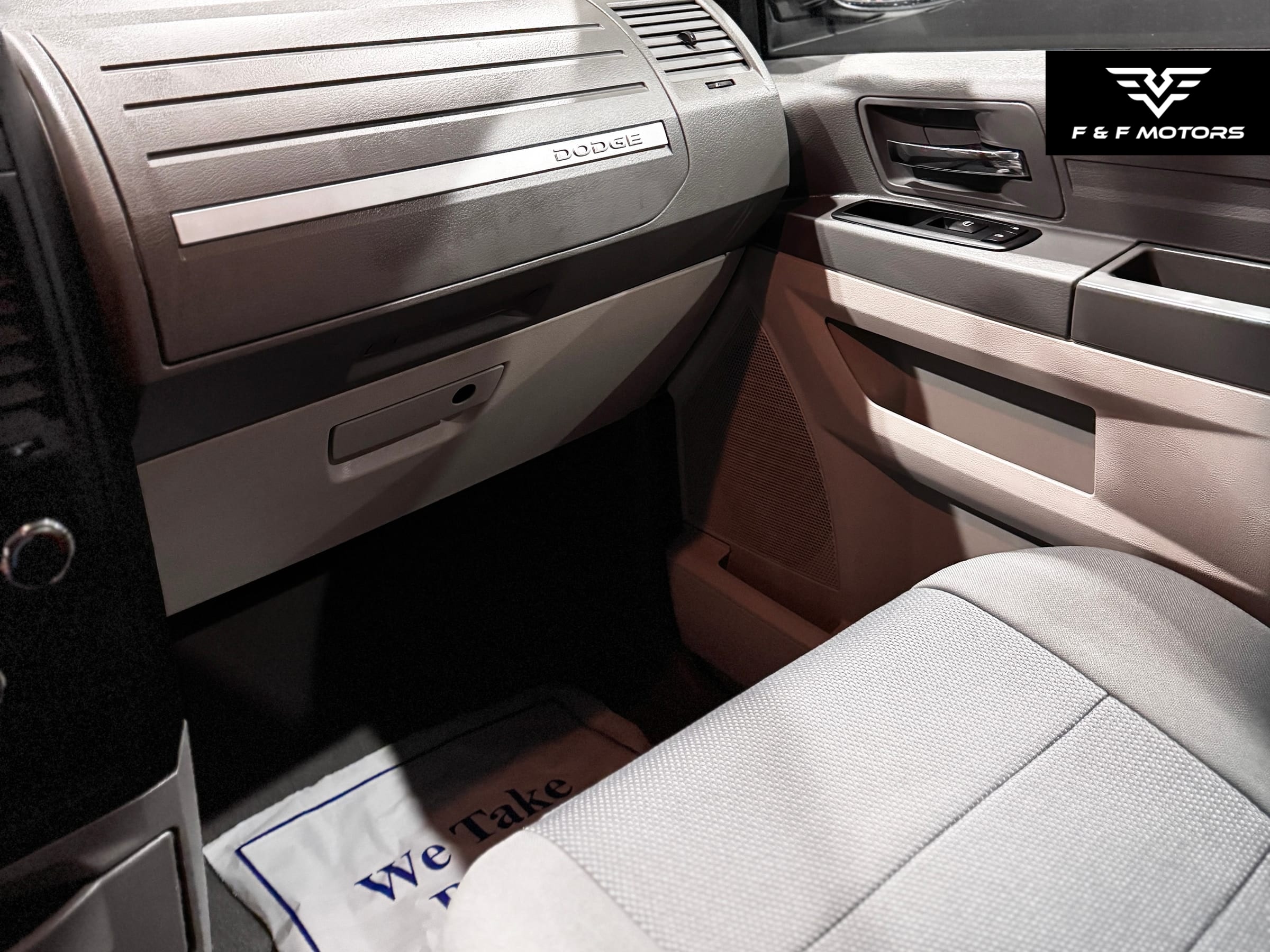 2008 Dodge Grand Caravan SE — Interior