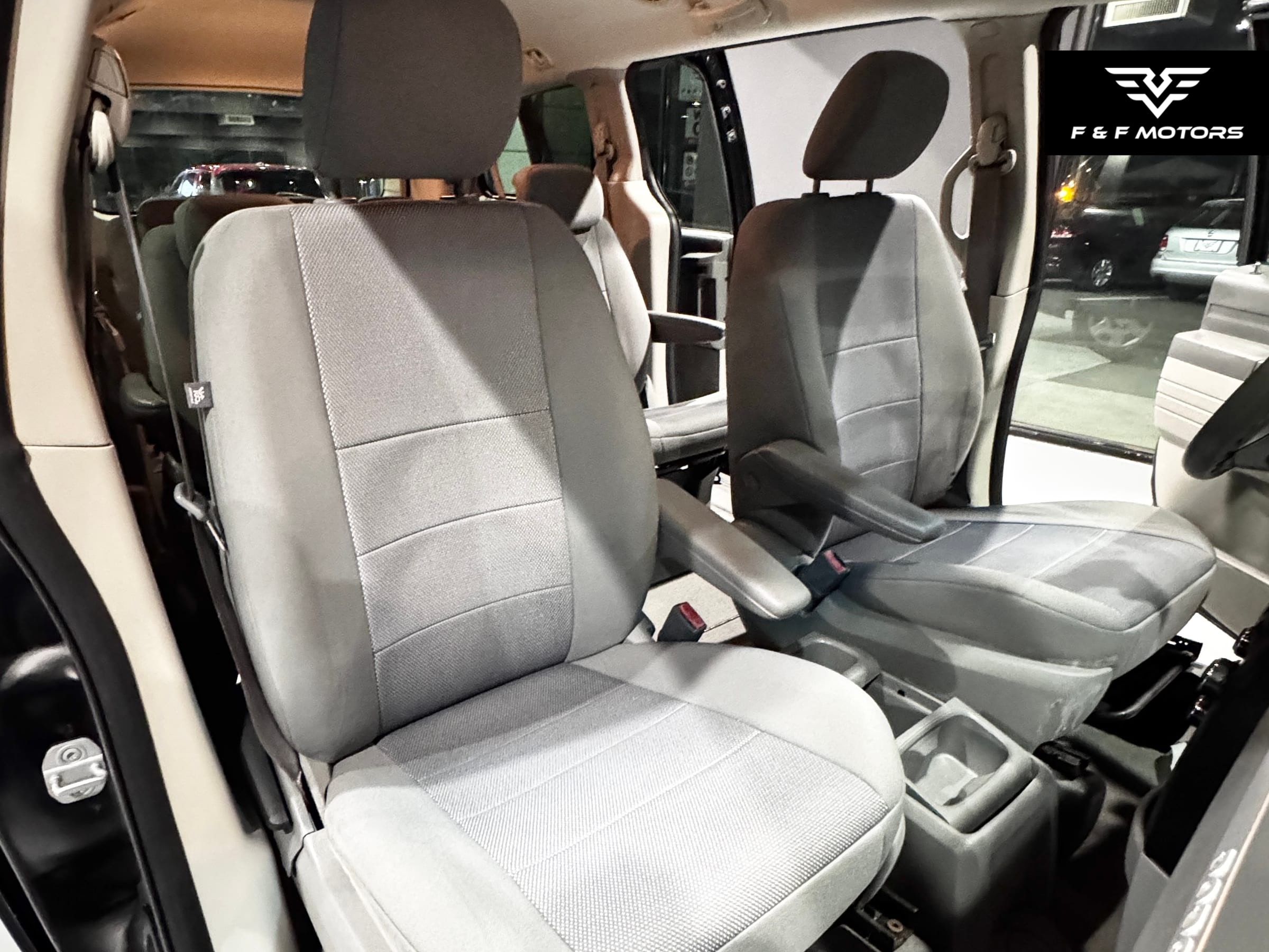 2008 Dodge Grand Caravan SE — Interior