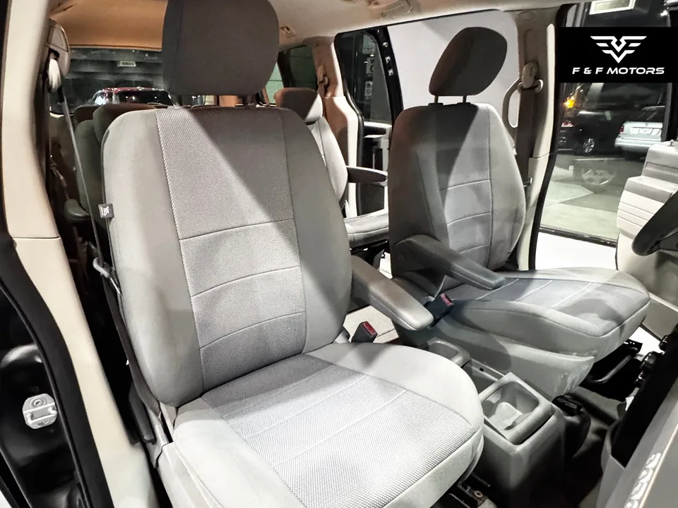 2008 Dodge Grand Caravan SE — Interior