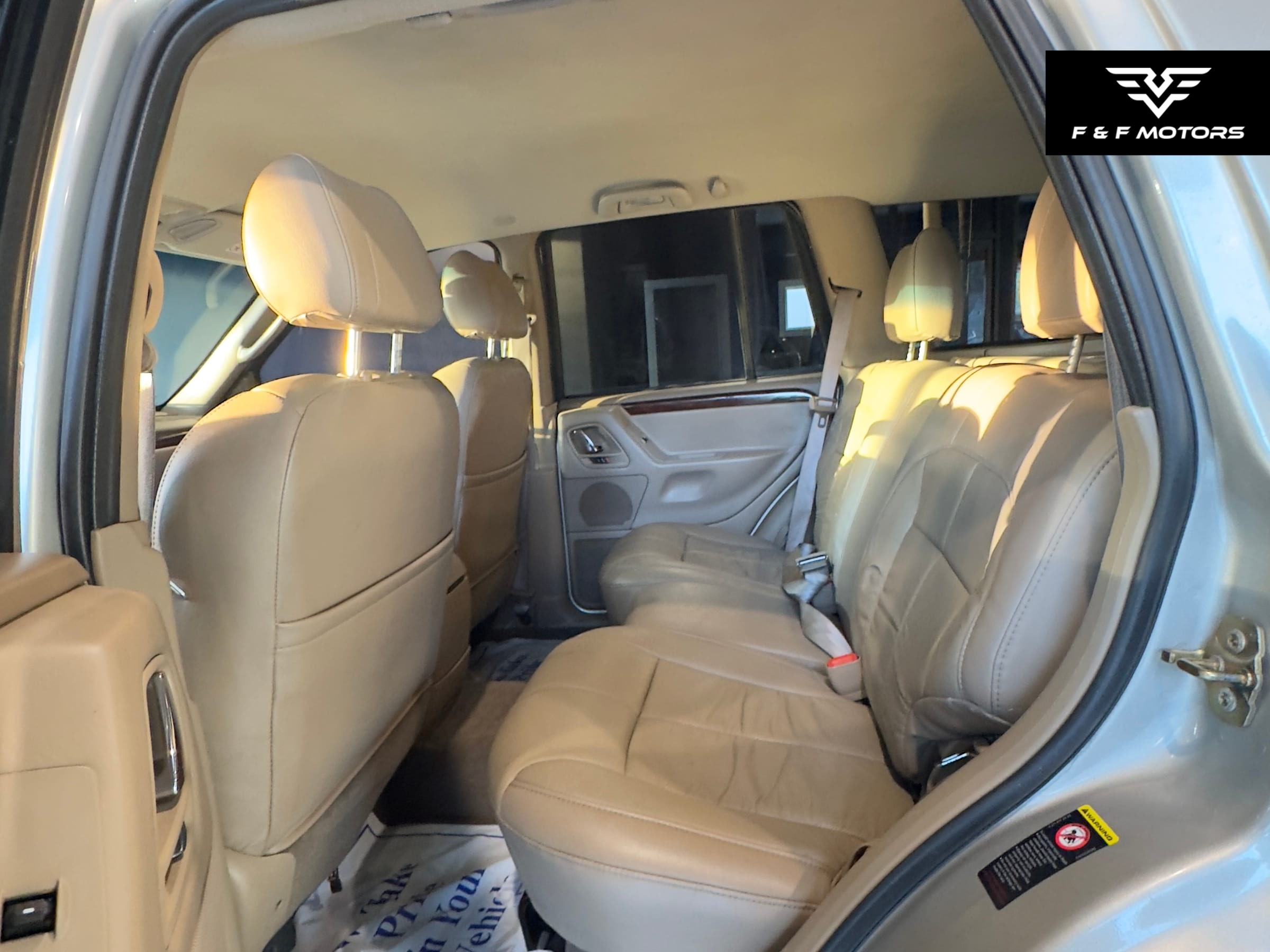 2003 Jeep Grand Cherokee Limited — Interior