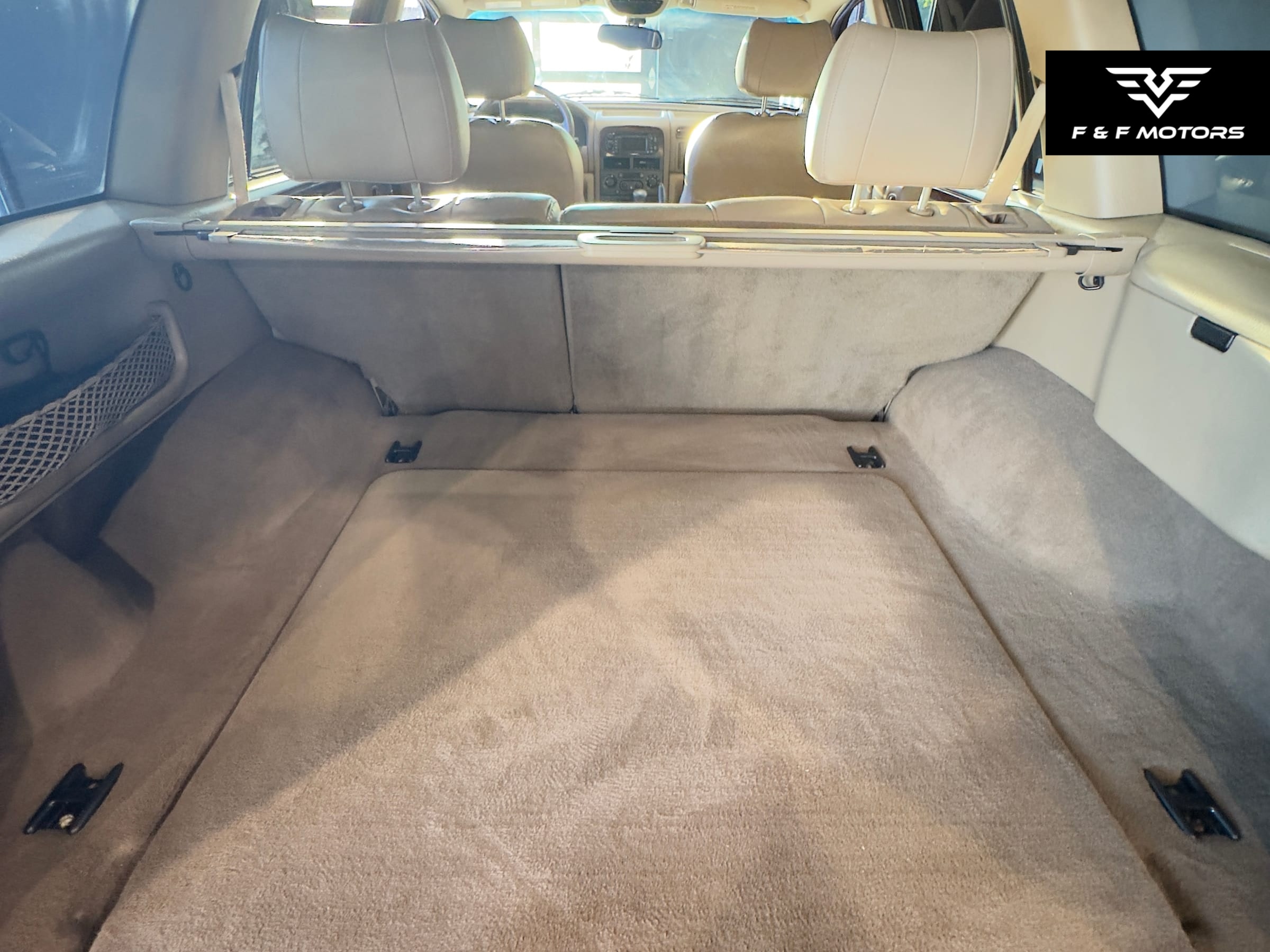 2003 Jeep Grand Cherokee Limited — Interior