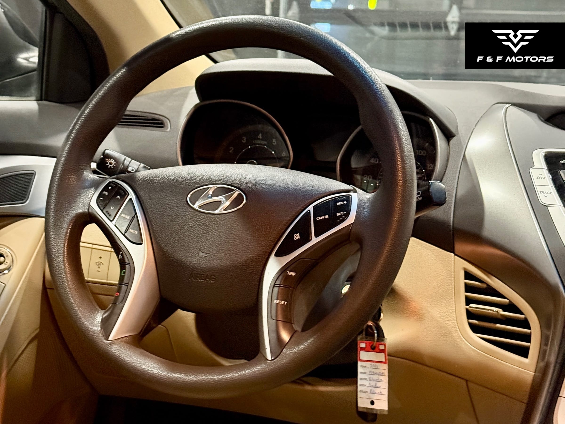 2011 Hyundai Elantra GLS — Interior
