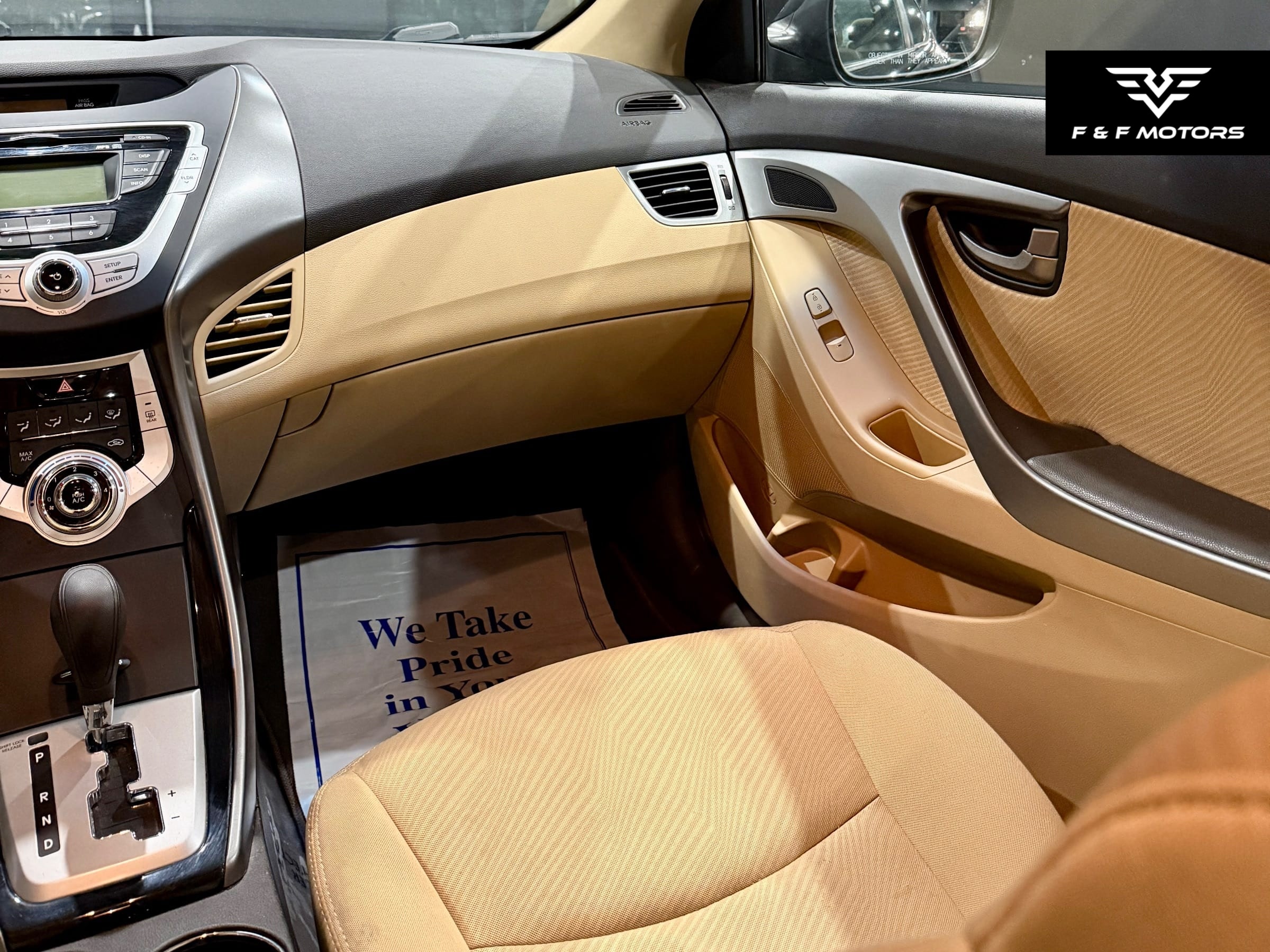 2011 Hyundai Elantra GLS — Interior
