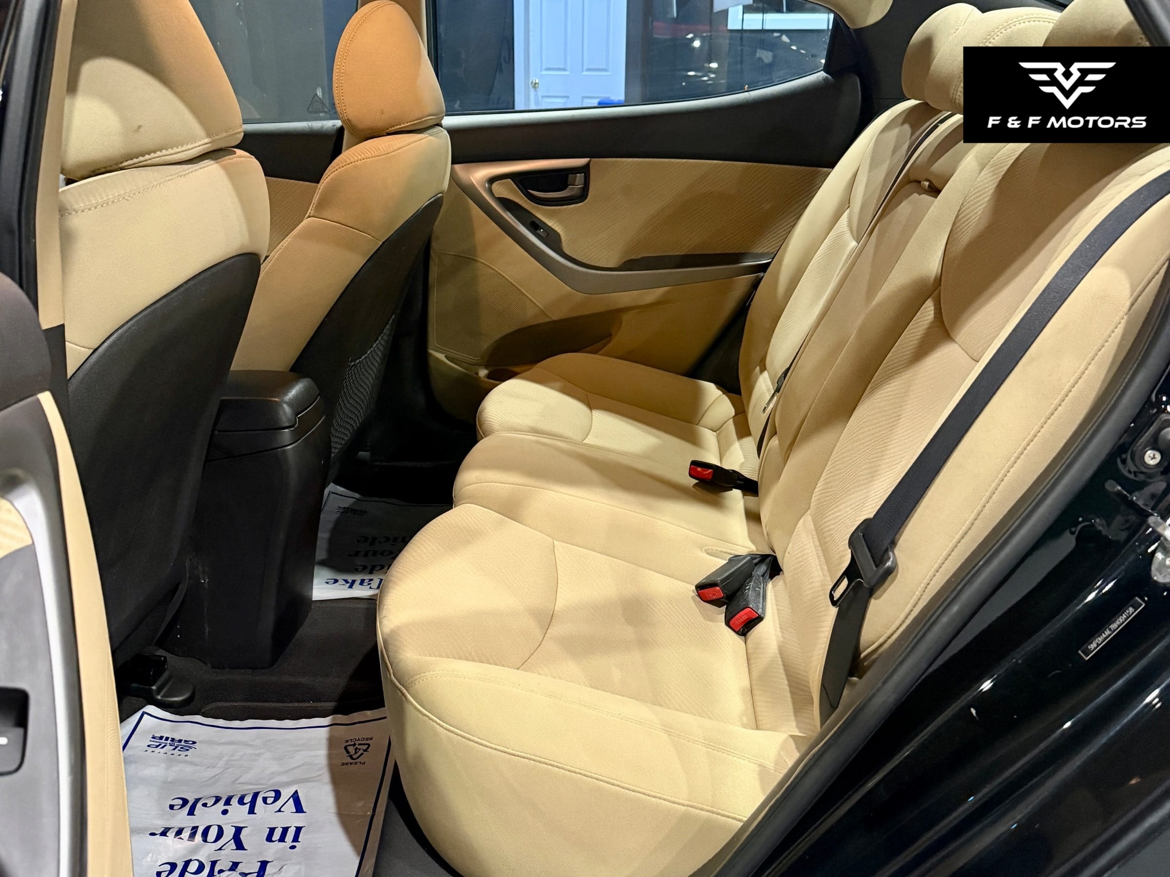 2011 Hyundai Elantra GLS — Interior