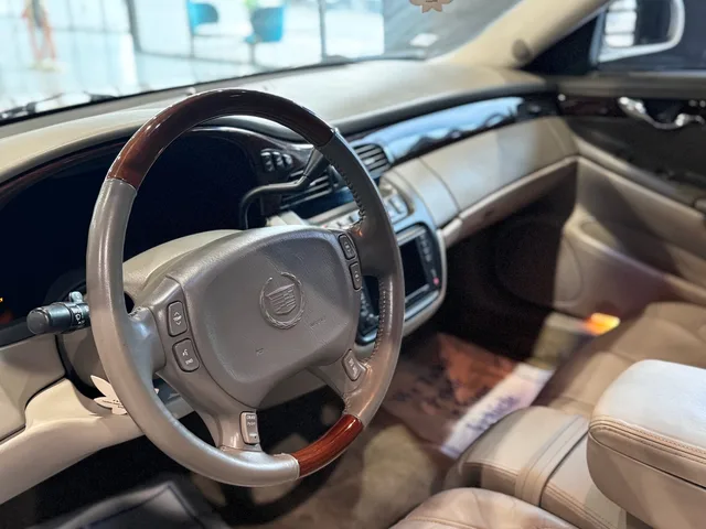 2002 Cadillac Deville DHS — Interior · Photo 7