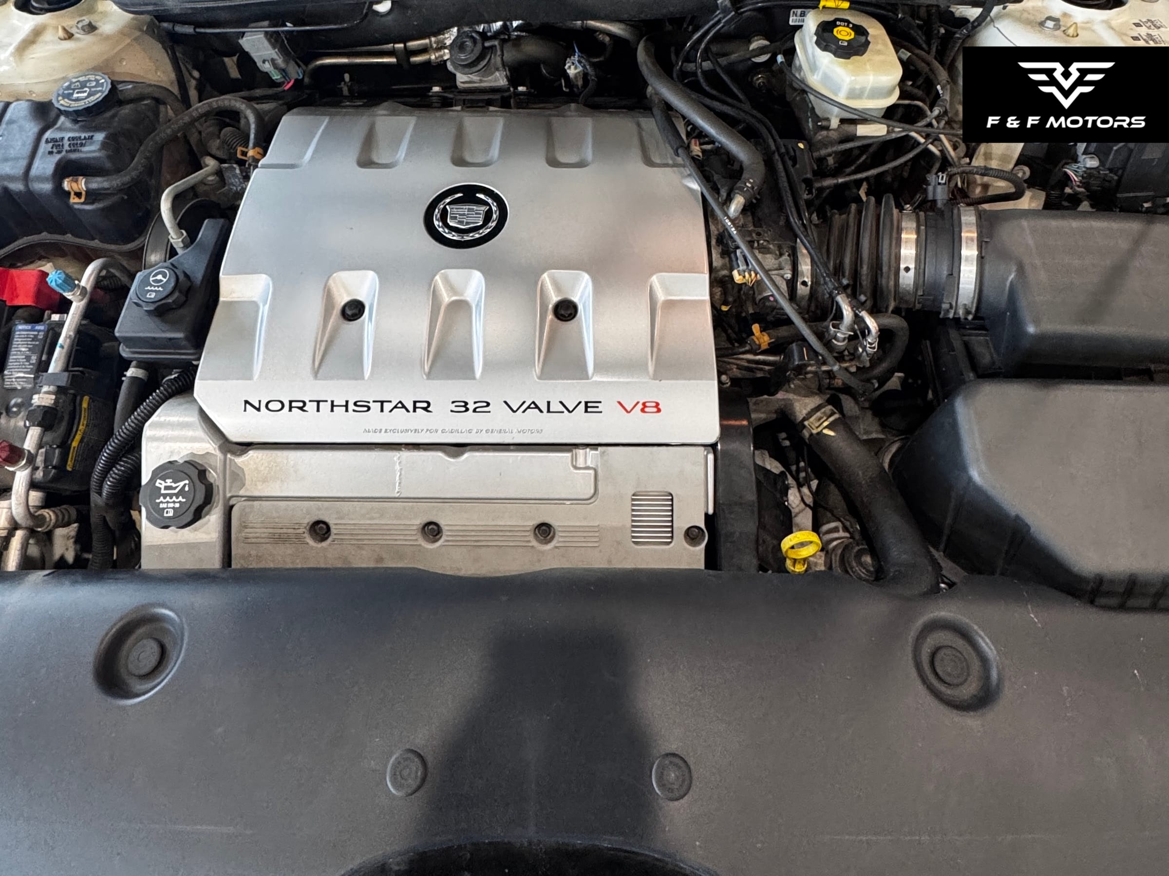 2002 Cadillac Deville DHS — Engine