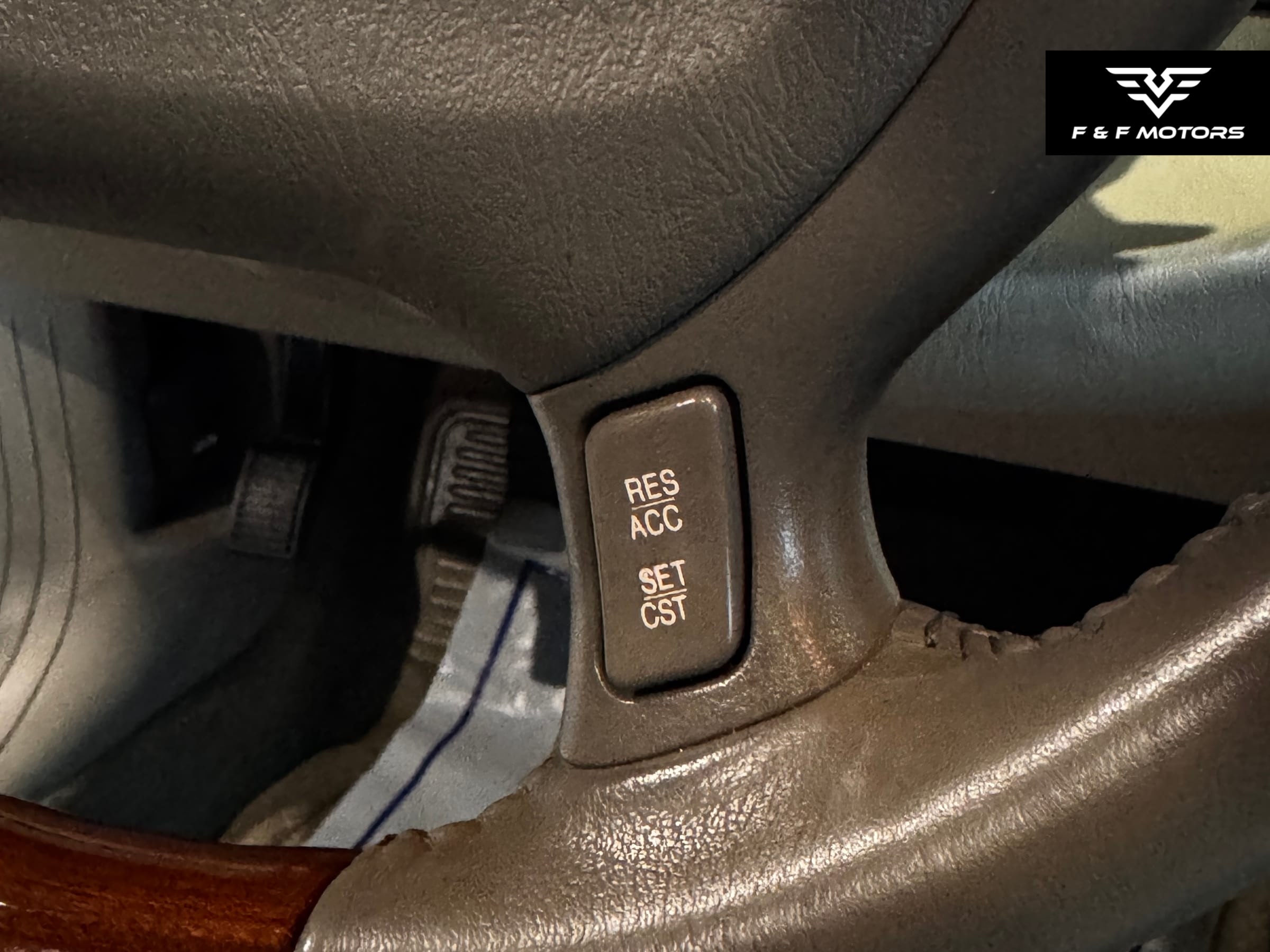 2002 Cadillac Deville DHS — Interior