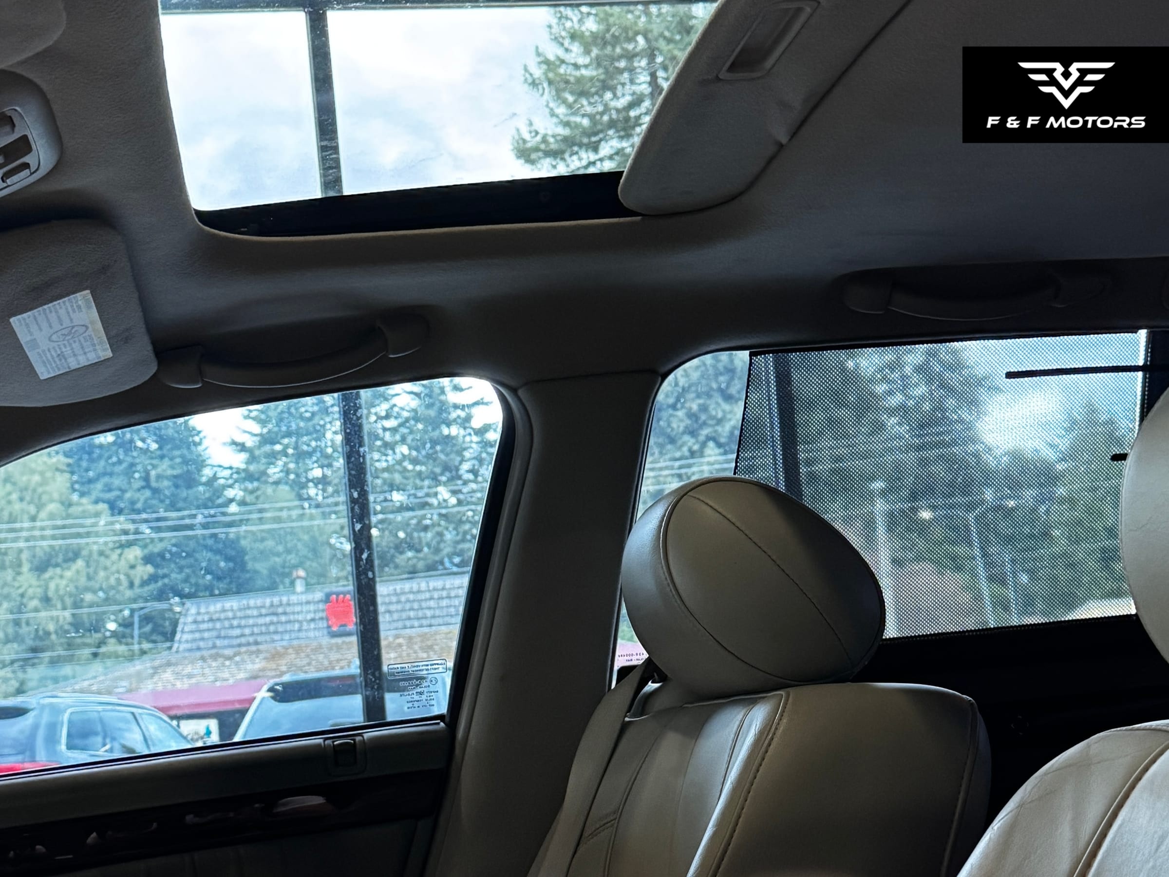 2002 Cadillac Deville DHS — Interior