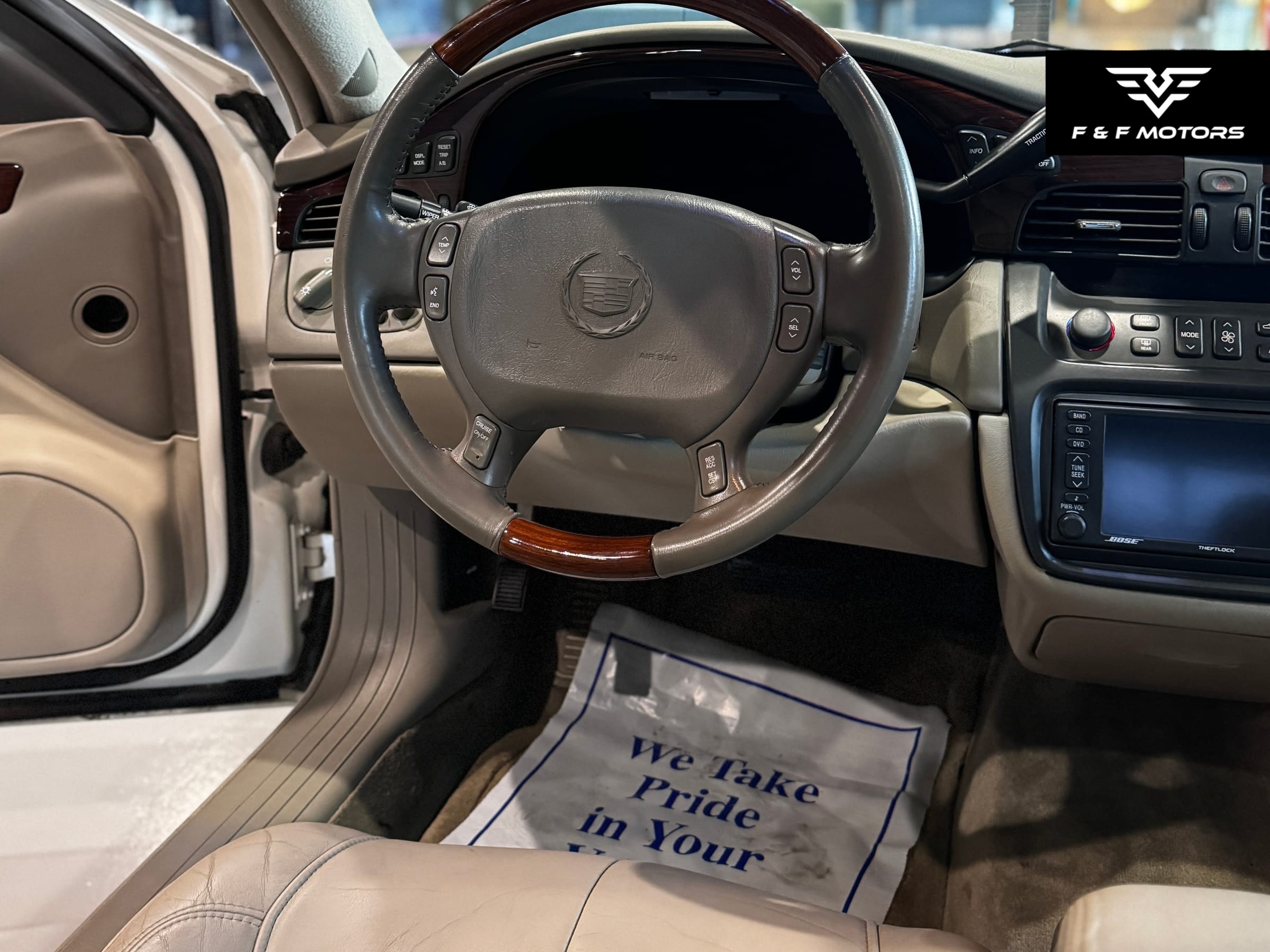 2002 Cadillac Deville DHS — Interior