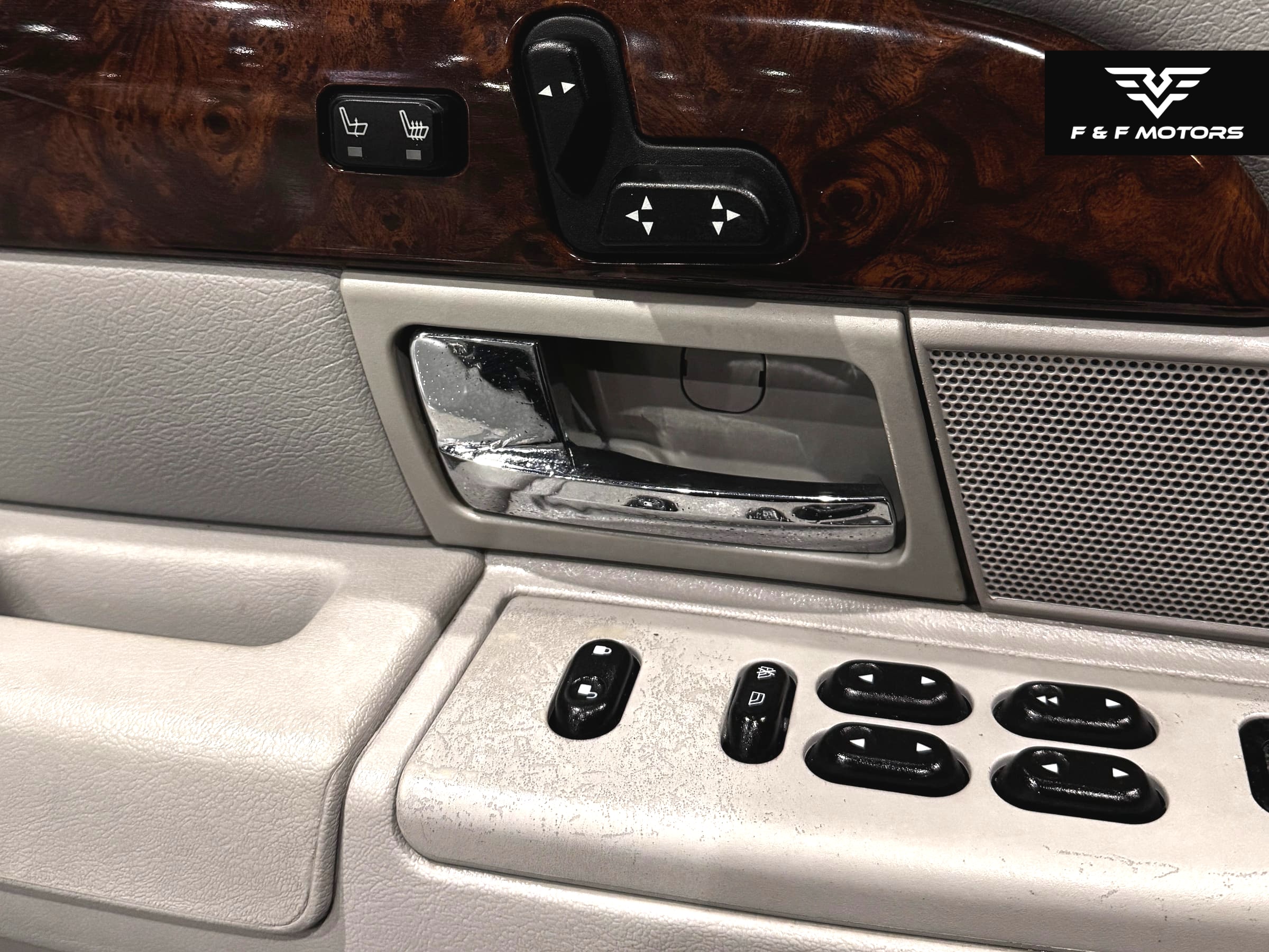 2005 Mercury Grand Marquis Ls/lse — Interior