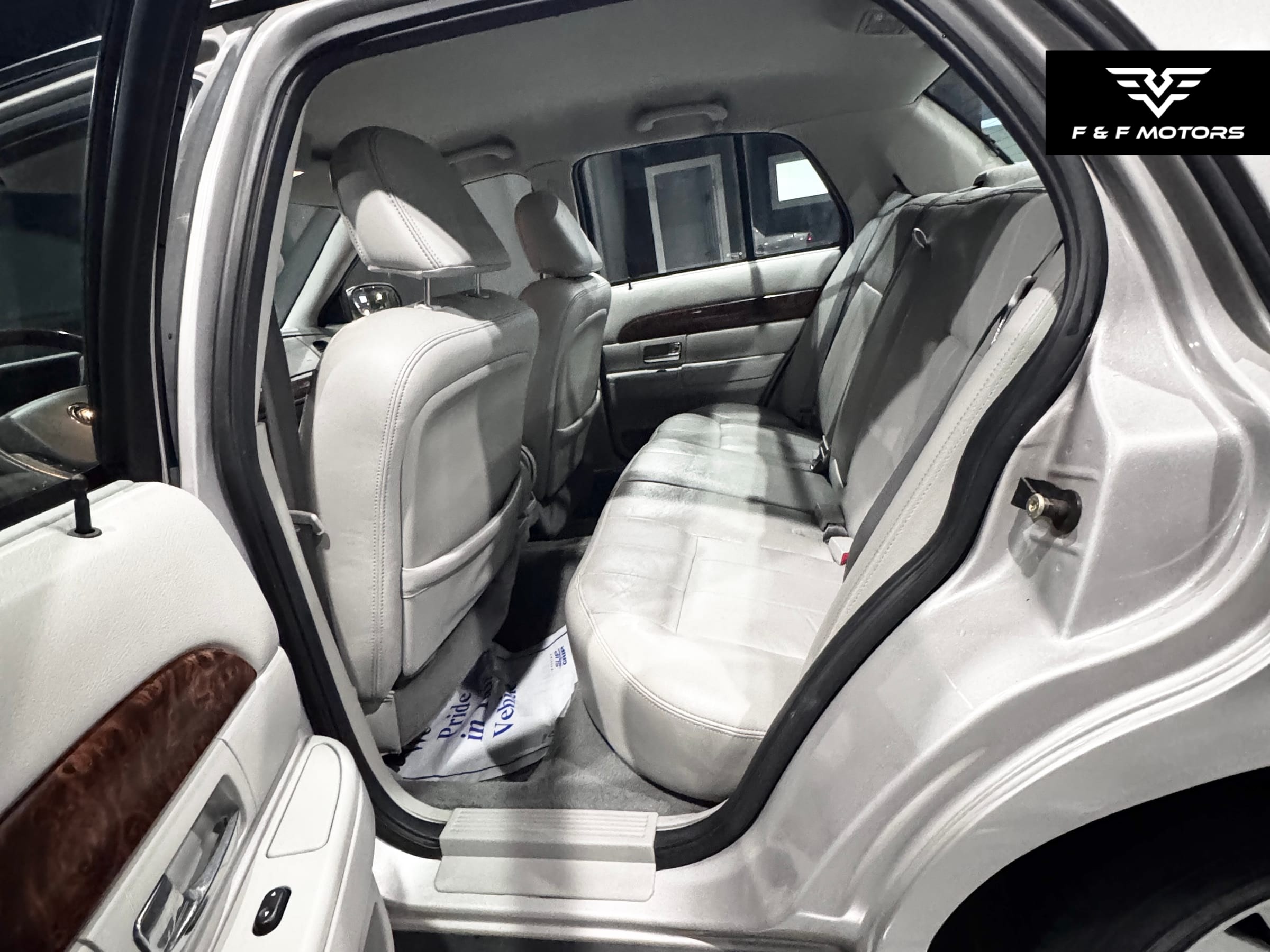 2005 Mercury Grand Marquis Ls/lse — Interior