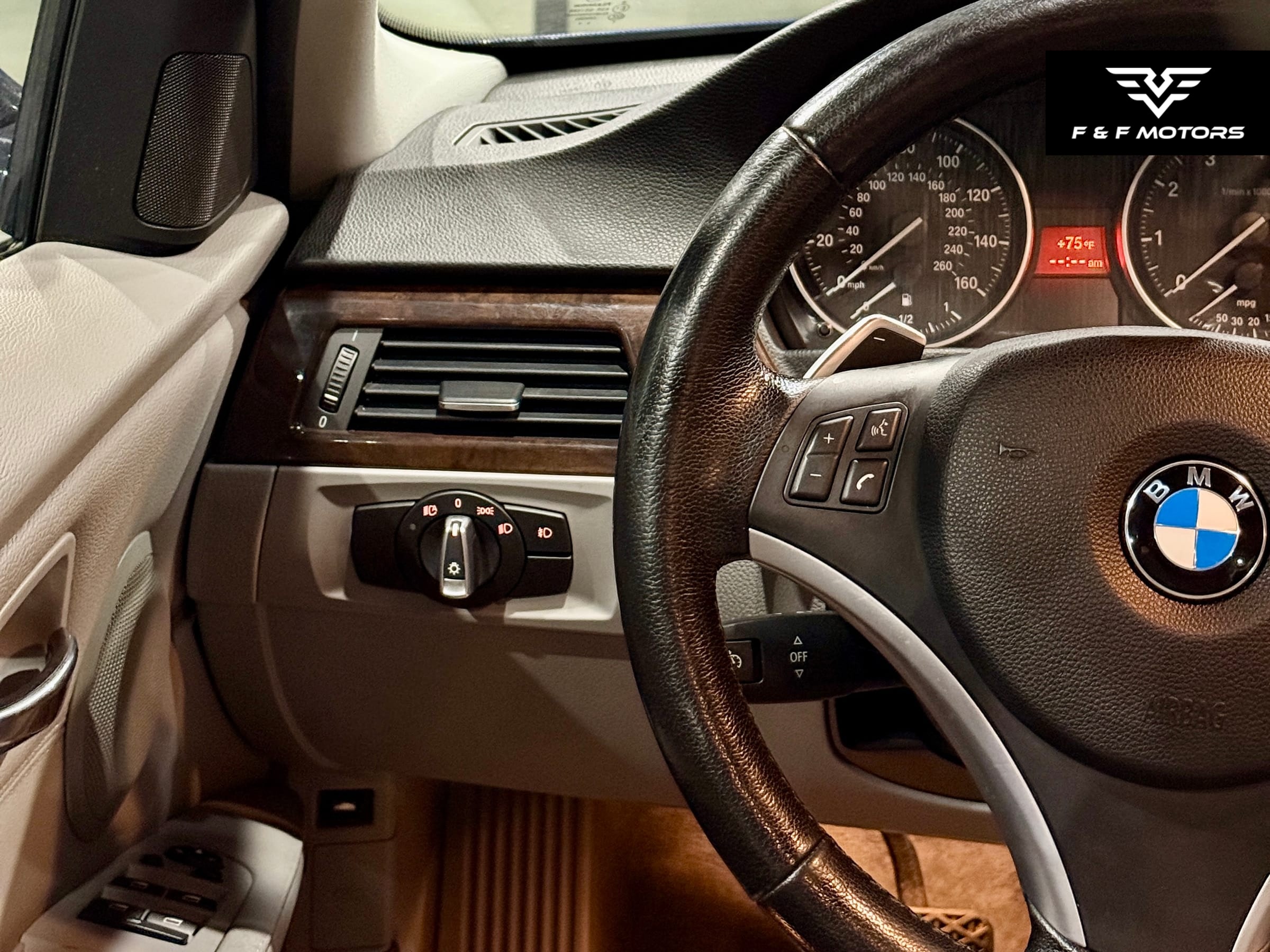 2011 BMW 328i xDrive — Interior