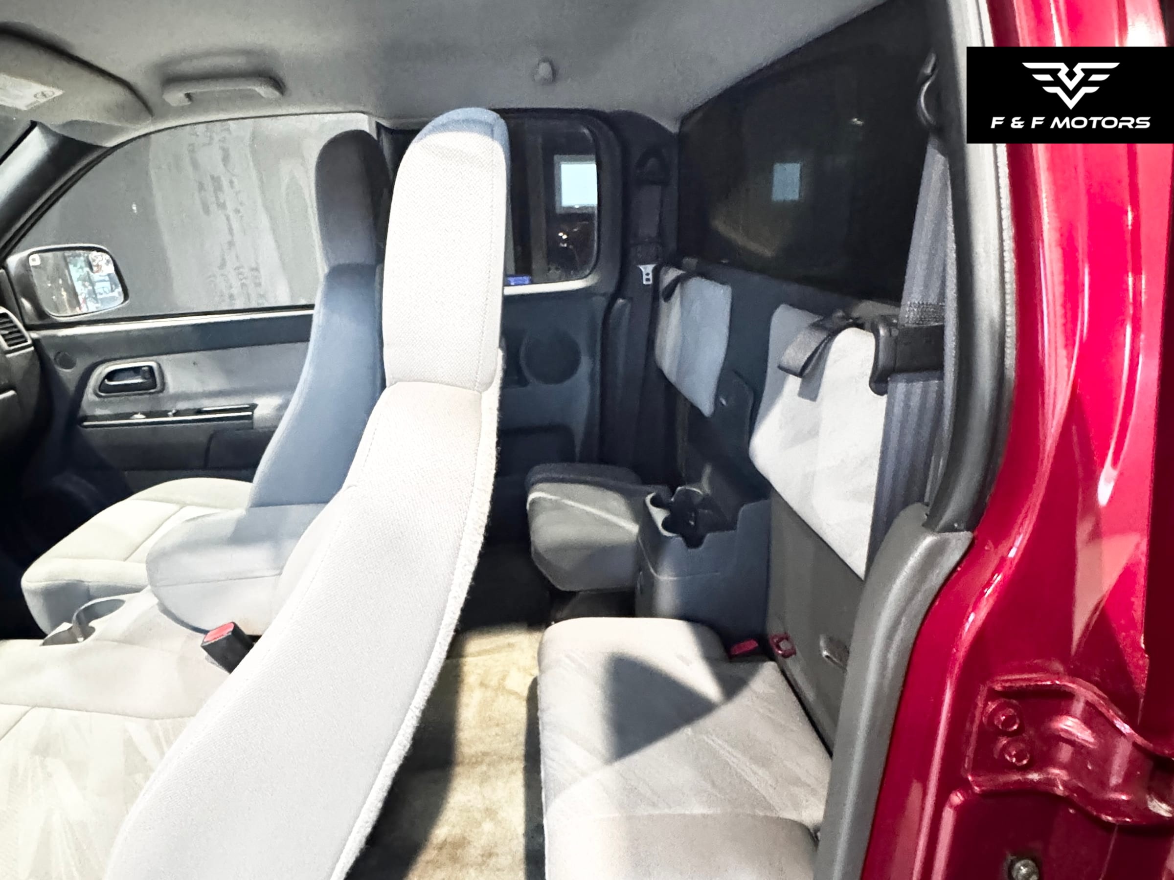 2005 Chevrolet Colorado LS — Interior