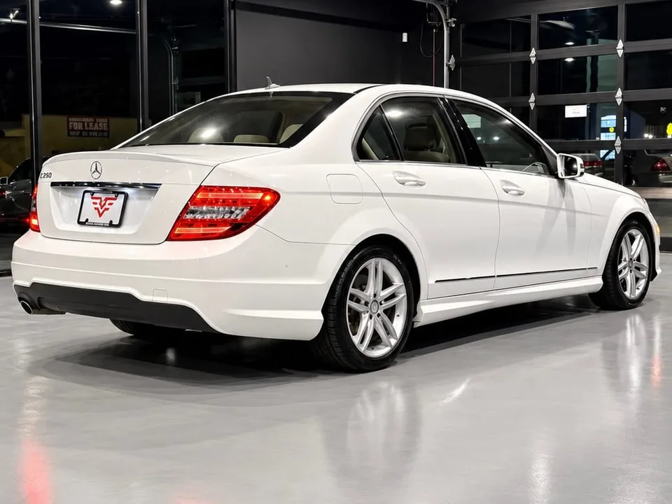 2013 Mercedes-Benz C 250 Sport — Exterior · Photo 3