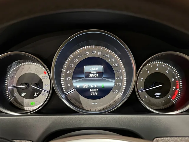 2013 Mercedes-Benz C 250 Sport — Interior · Photo 9