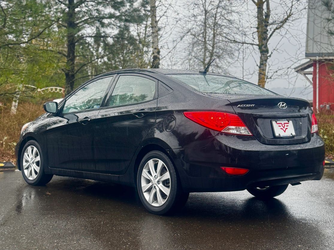 2013 HYUNDAI Accent GLS Premium/ SE - Photo 6