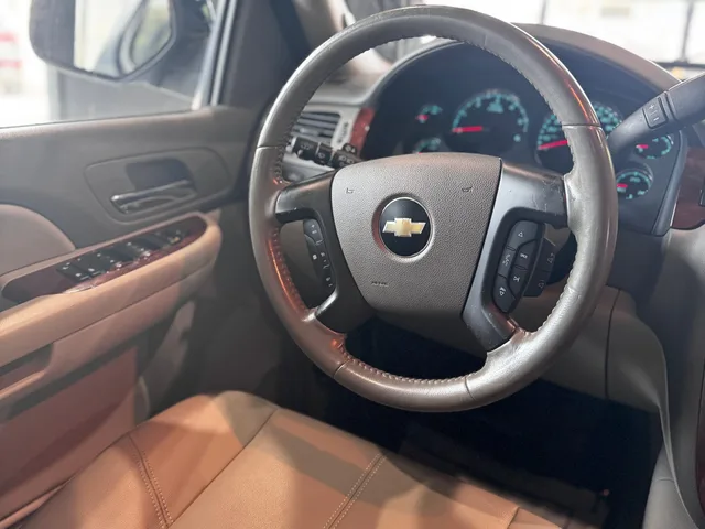 2009 Chevrolet Tahoe LT1 — Interior · Photo 10