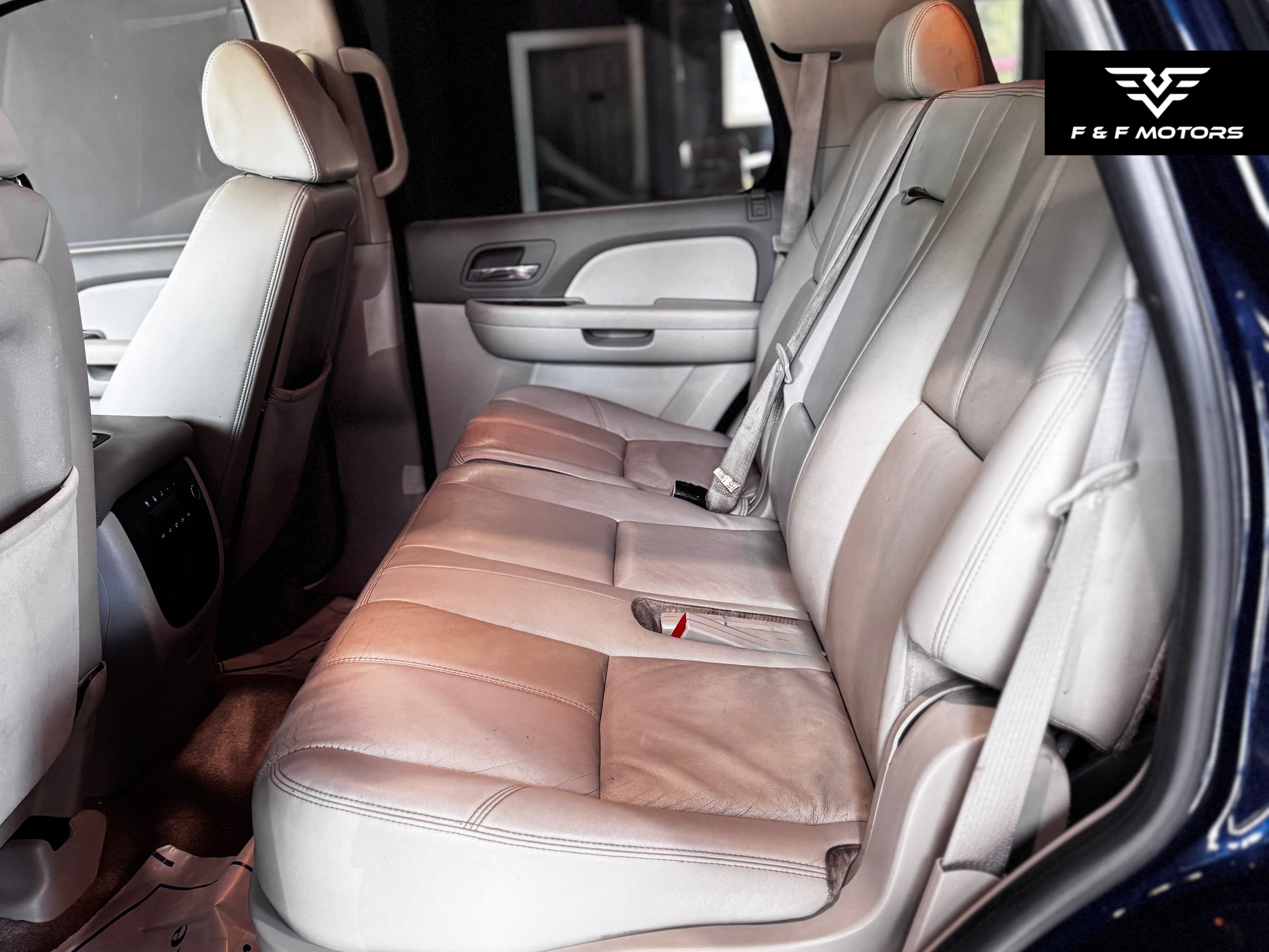 2009 Chevrolet Tahoe LT1 — Interior