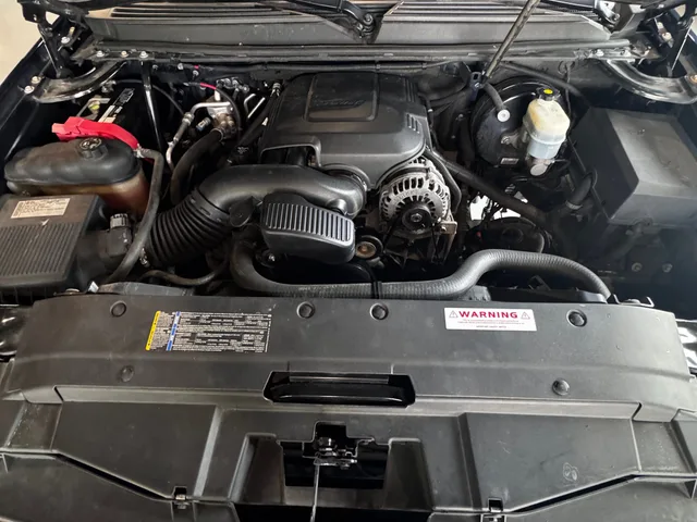 2009 Chevrolet Tahoe LT1 — Engine · Photo 15