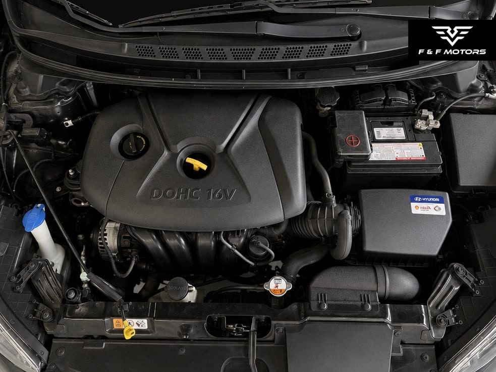 2013 Hyundai Elantra Limited — Engine