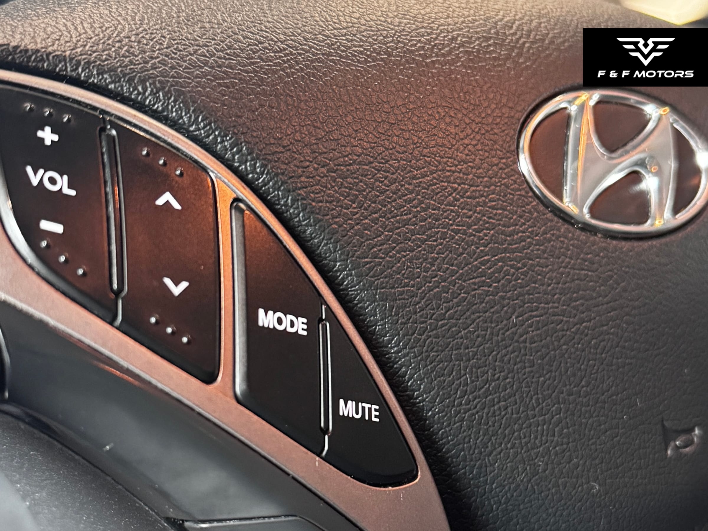 2013 Hyundai Elantra Limited — Interior