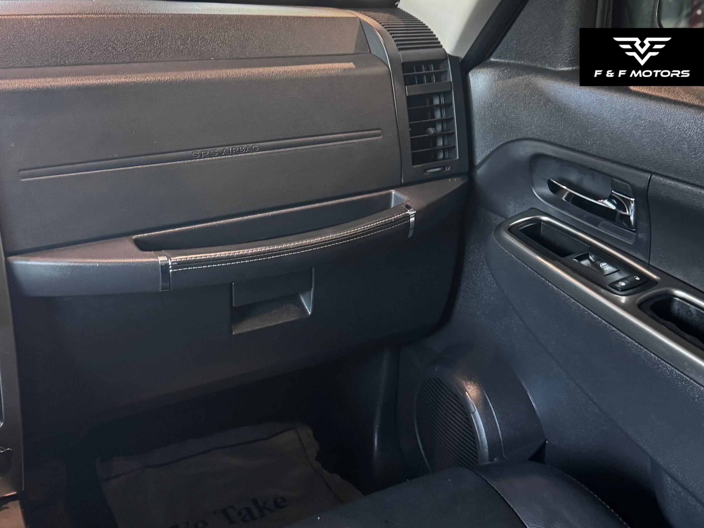 2012 Jeep Liberty Limited Jet Edition photo 11